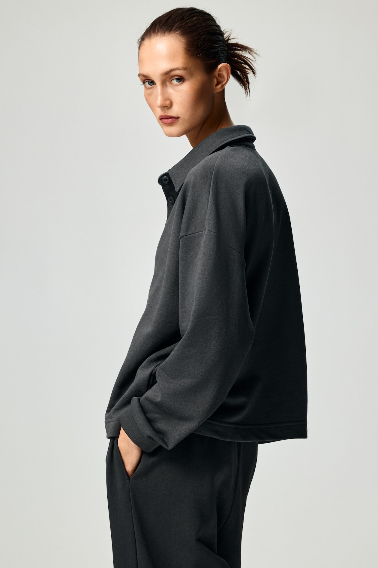 Sweatshirt with Collar - image 5