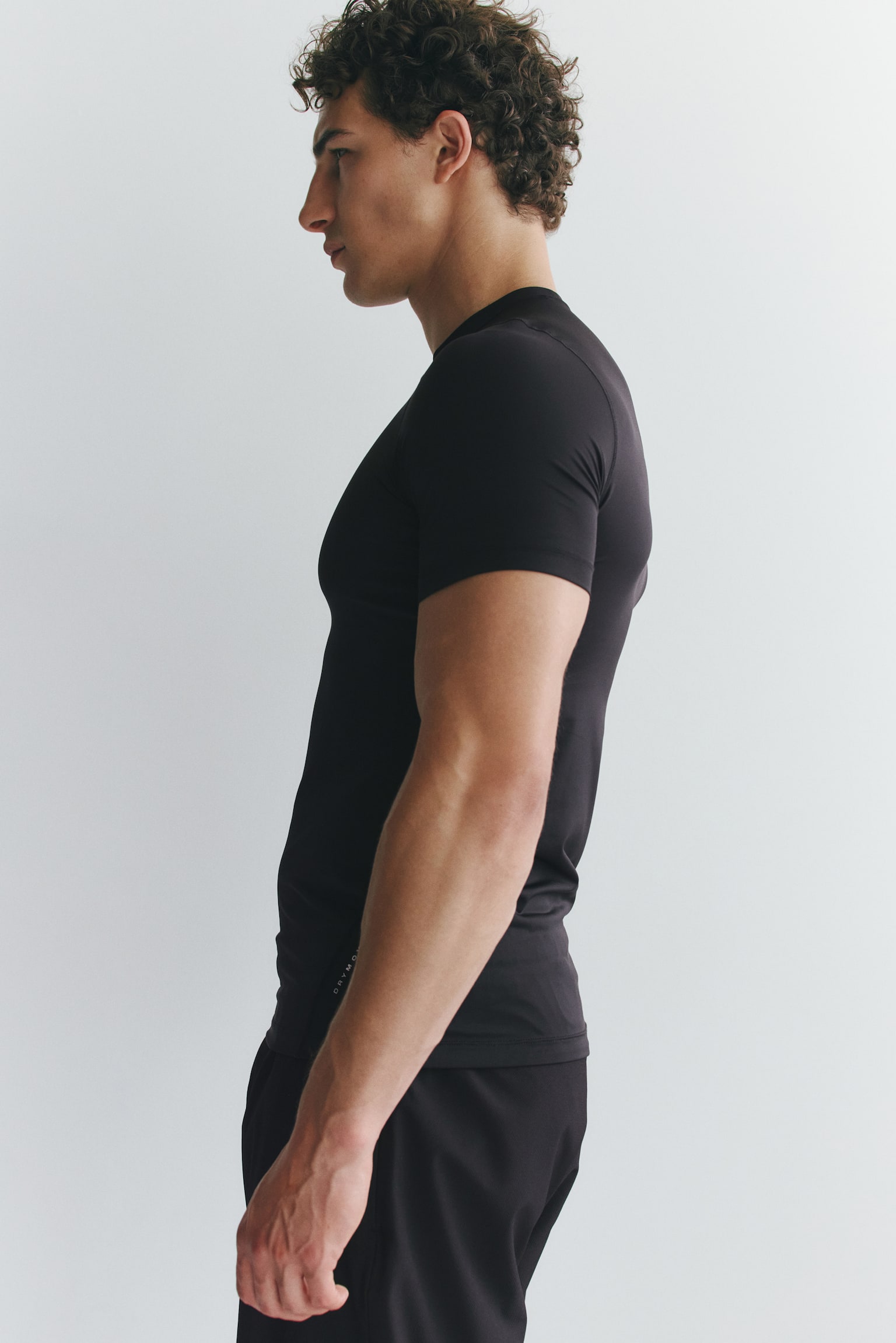 Мужская футболка H&M Move Compression-Fit Sports with DryMove™, цвет: Чёрный — фото 5