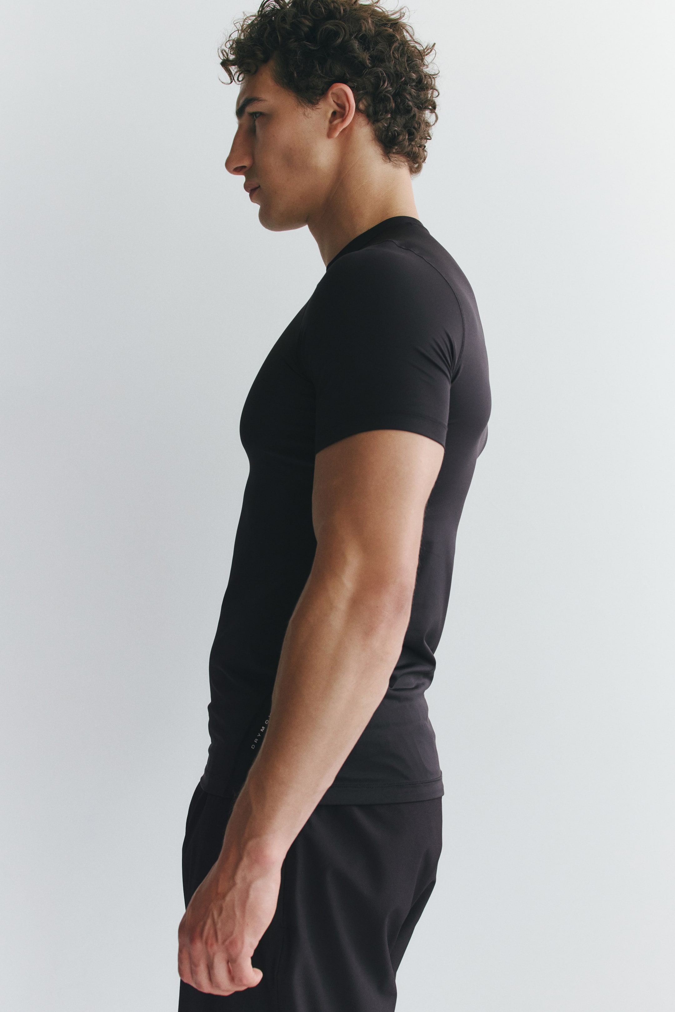 Мужские футболки H&M Compression-Fit Sports T-Shirt with DryMove™ — фото 8