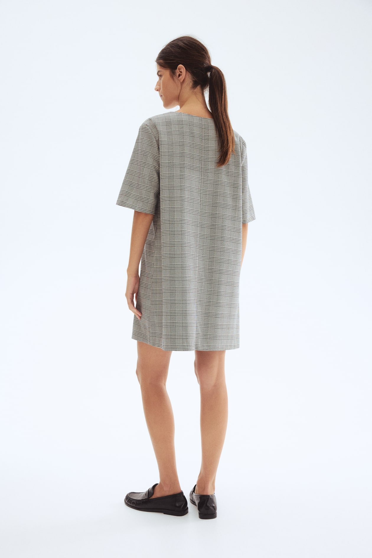 Short-Sleeved Dress - image 4