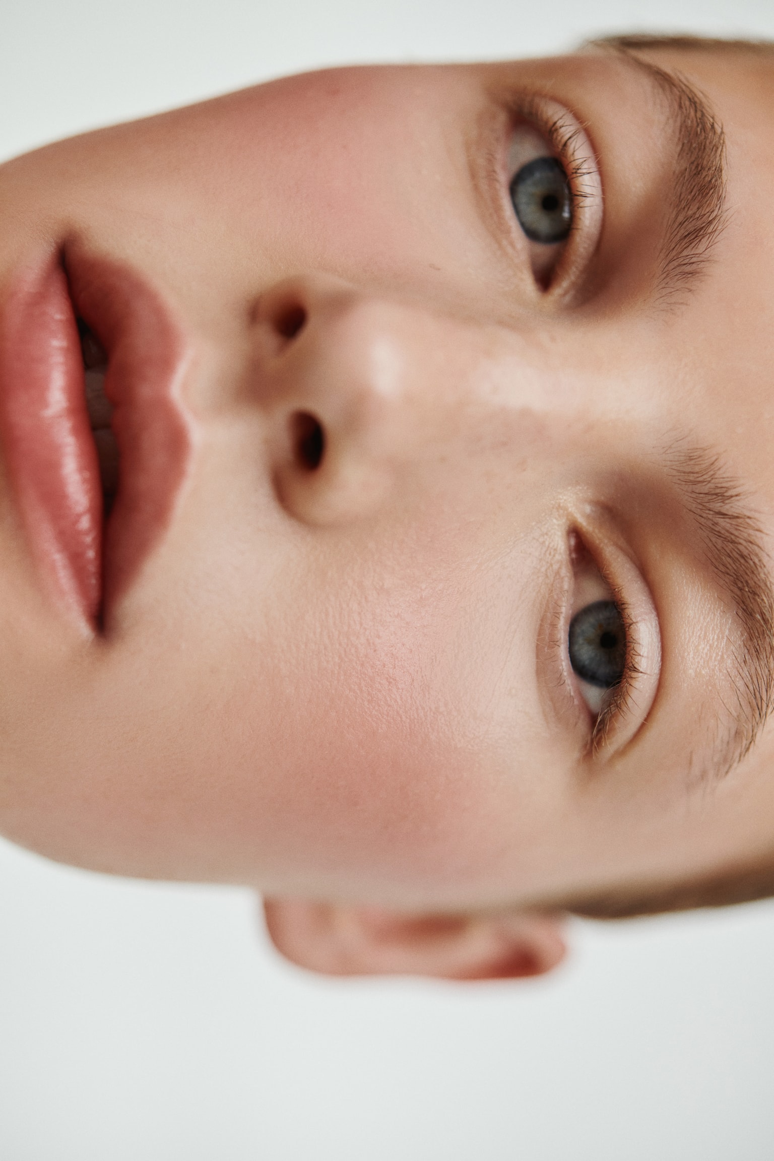 Blush Touch flytende rouge - Rose Petal/Peach Blossom/Soft Sand/Tropical Coral - 7