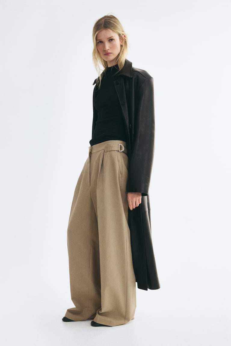 Široke pantalone elegantnog kroja