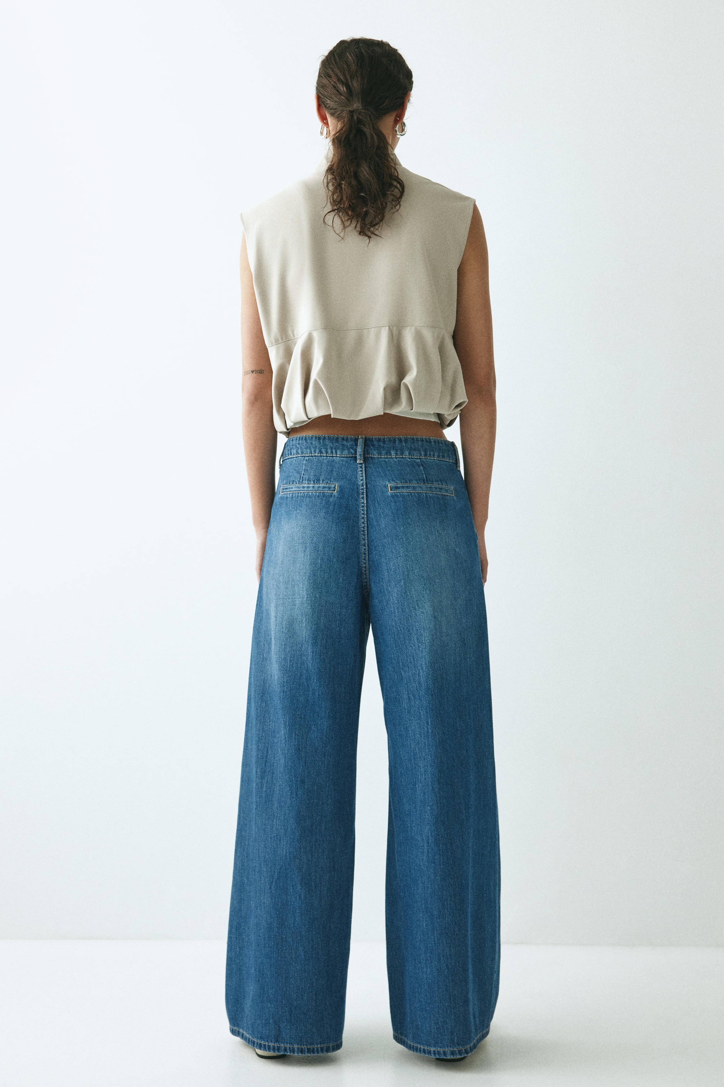 Loose Fit Wide Regular Jeans
