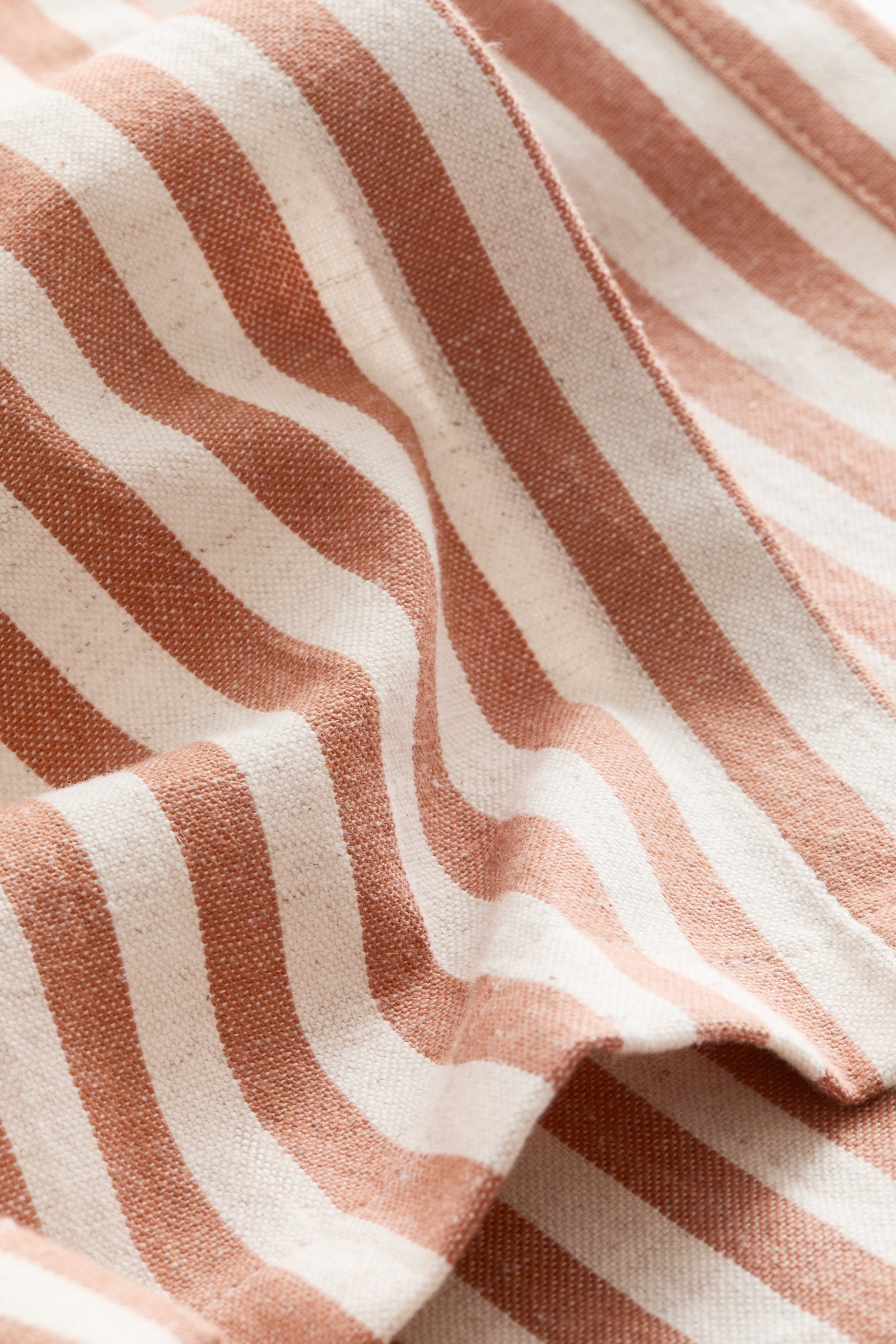 Obrus z domieszką lnu - Orange/Striped/Zieleń khaki/Paski/Beżowy/Paski/Zieleń khaki/Krata gingham/Ciemnobrązowy/Paski/Jasnoróżowy/Paski/Pomarańczowy/Krata gingham/Ciemnobrązowy/Krata gingham/Beżowy/Krata gingham/Jasnoróżowy/Krata gingham - 3