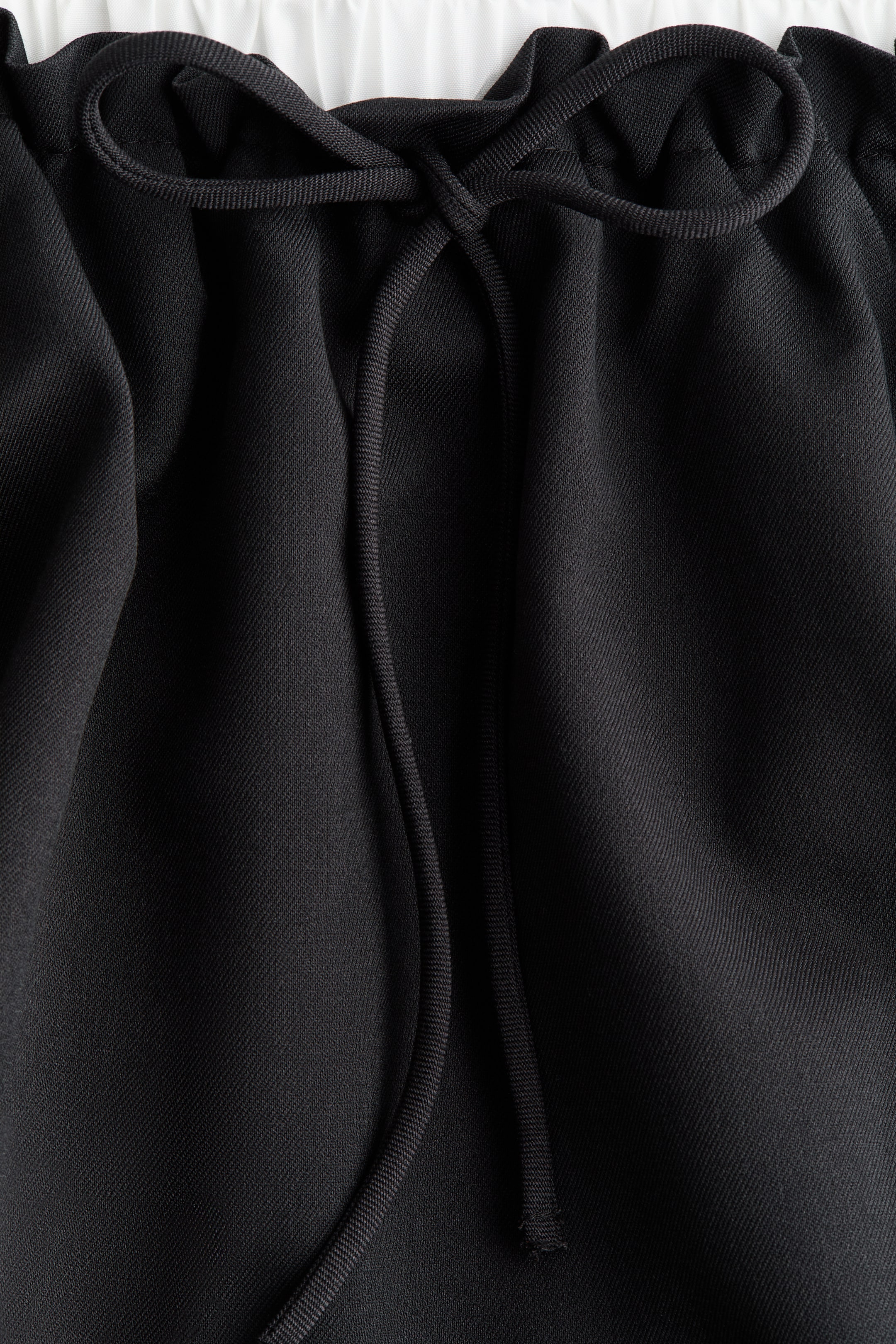 Xem ảnh lớn hơn: Quần short giả váy dáng bóng bay - Màu xám đậm - Ladies | H&M VN 2