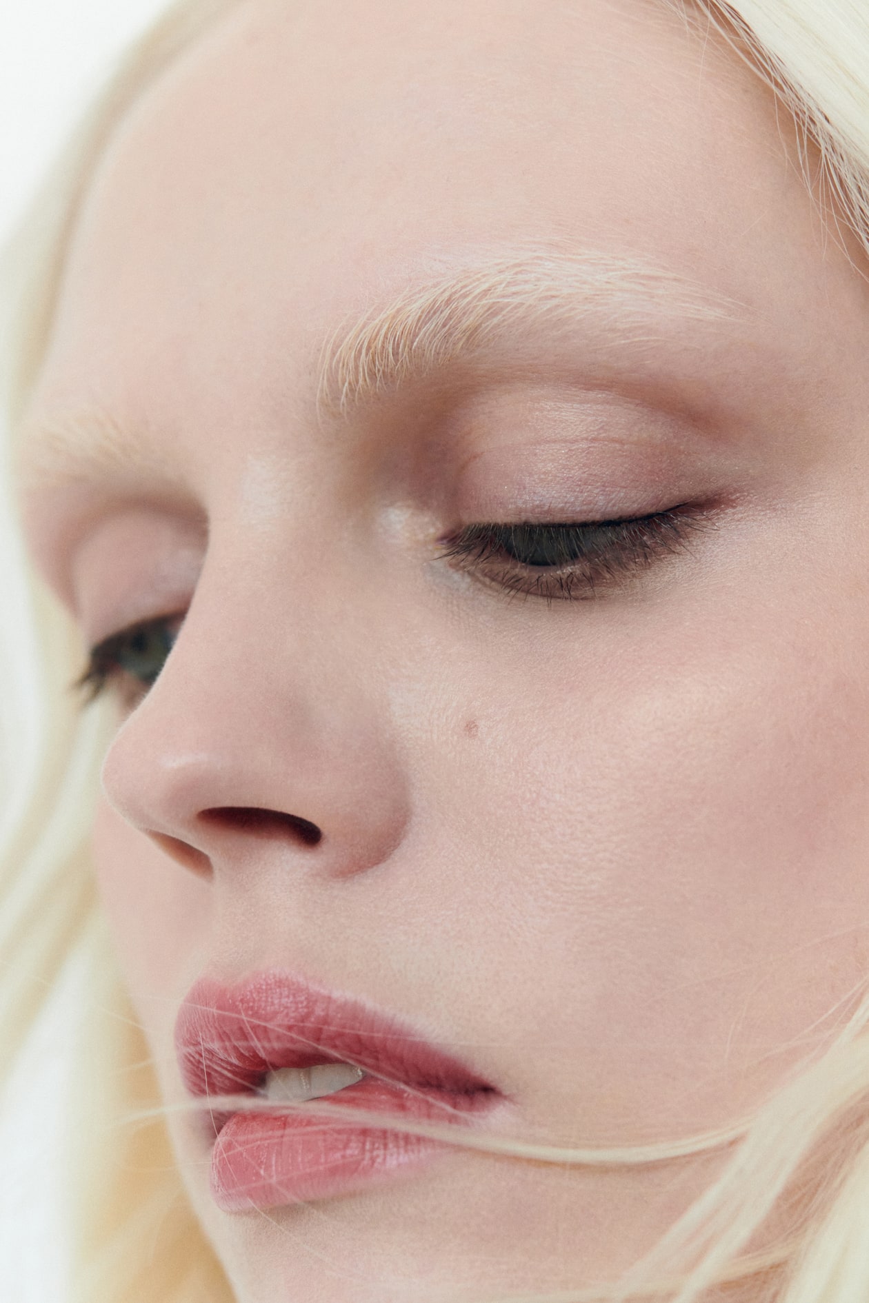 BB Foundation Stick - image 5