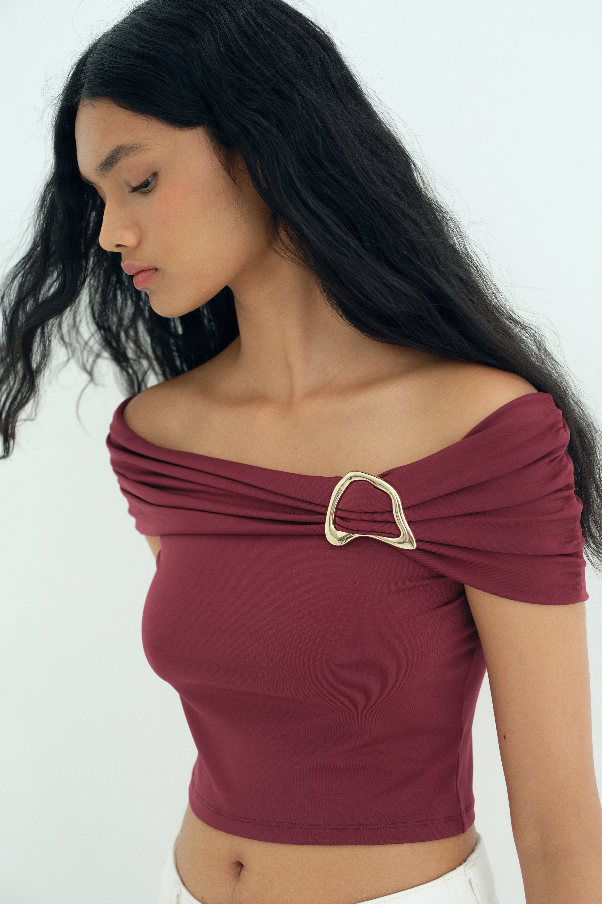 Off-the-shoulder top
