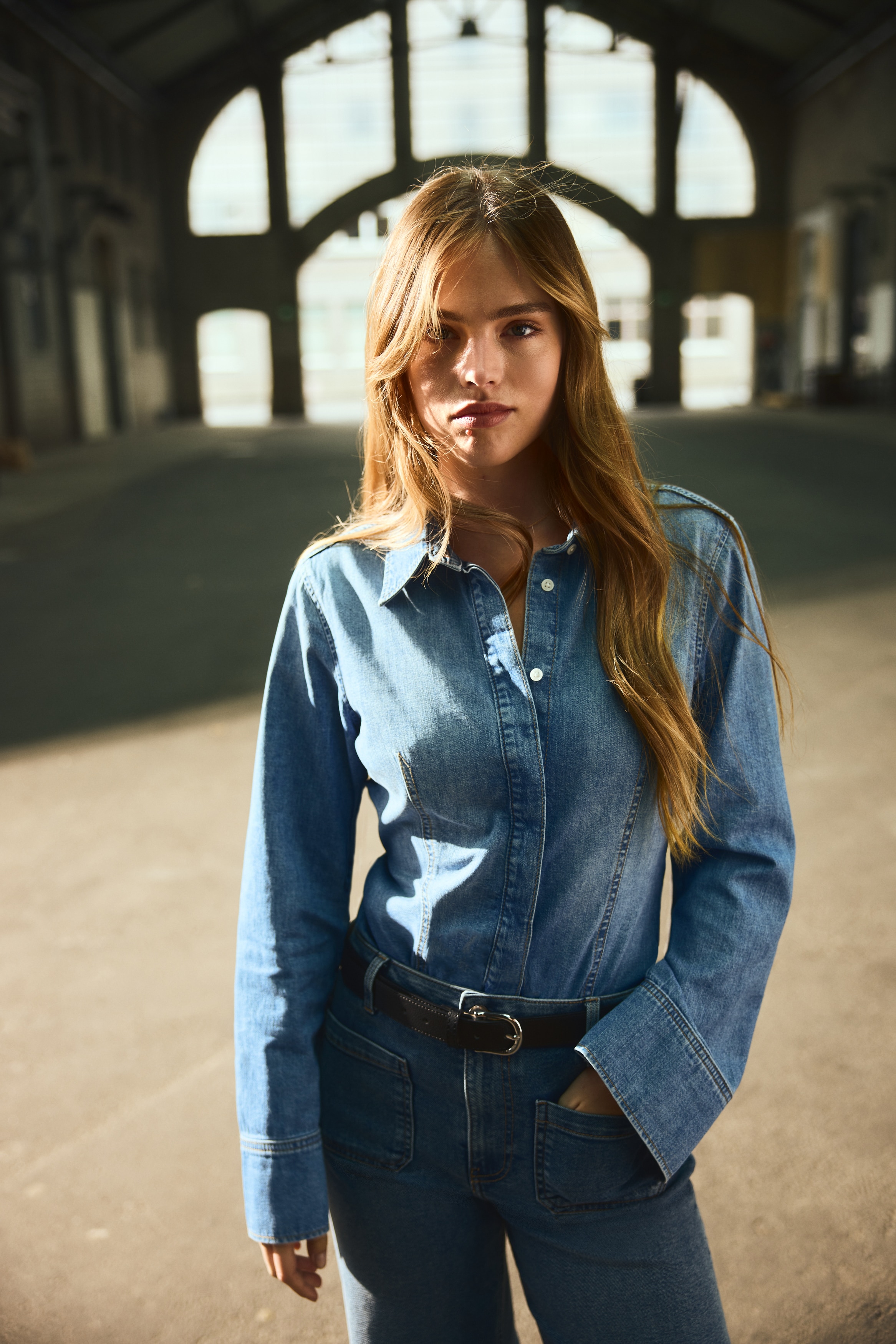 H & M - デニムフィットシャツ - ブルー H & M - デニムフィットシャツ - ブルー