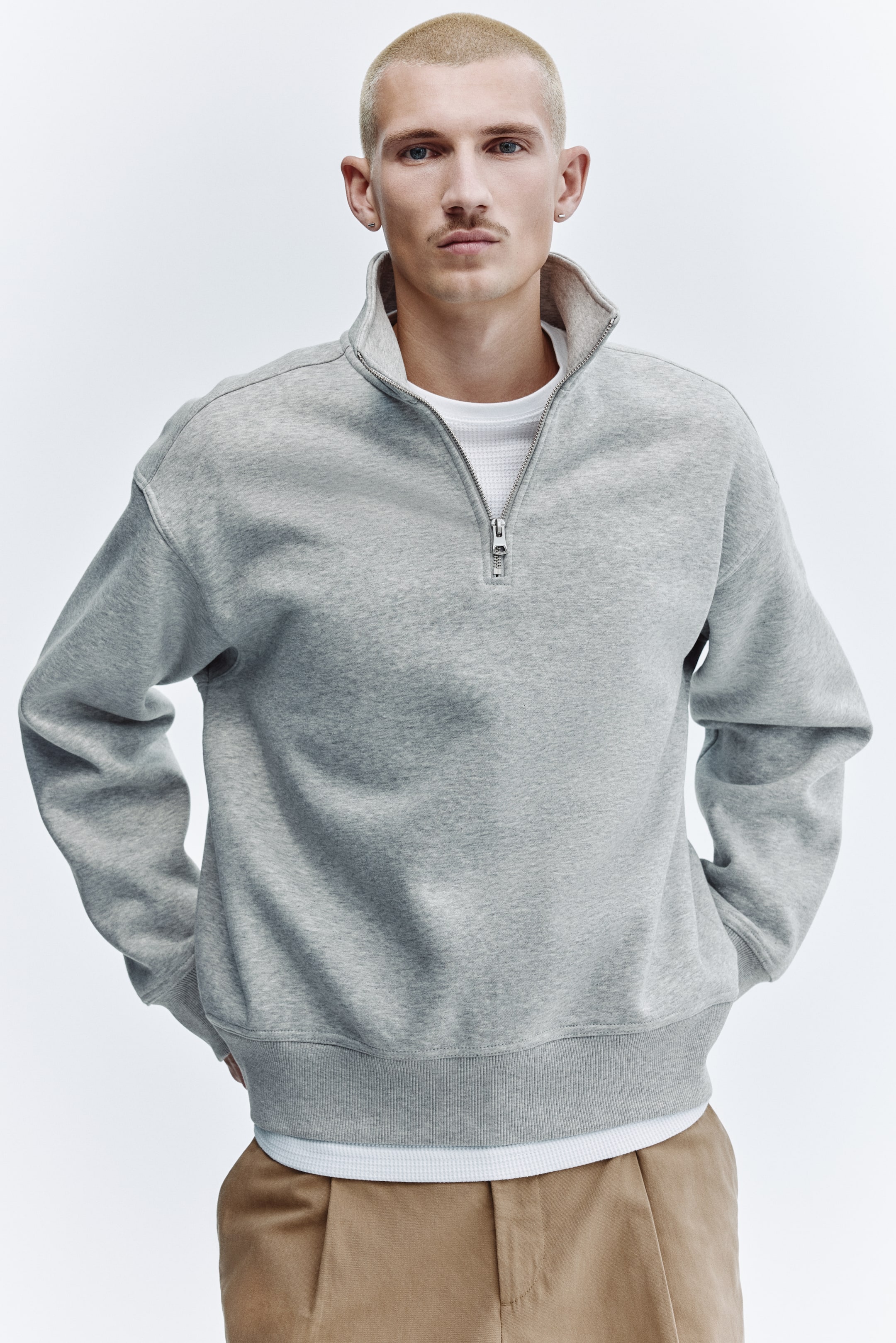 Ingrandisci l'immagine: Felpa Loose Fit con mezza cerniera - Grigio mélange - UOMO | H&M CH 1