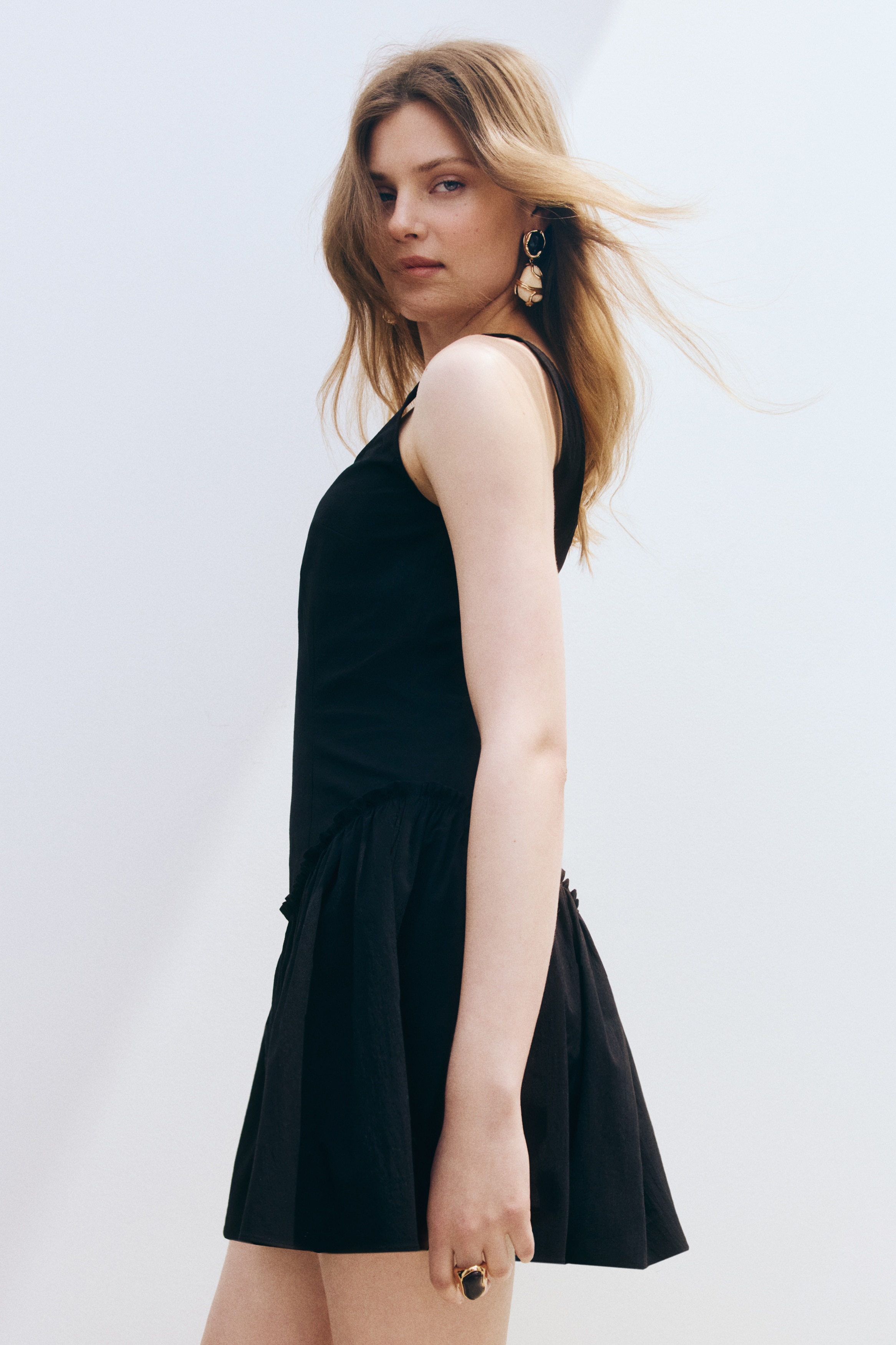 Crêpe-Kleid mit ausgestelltem Rock - Schwarz/Hellrosa/Knallrot