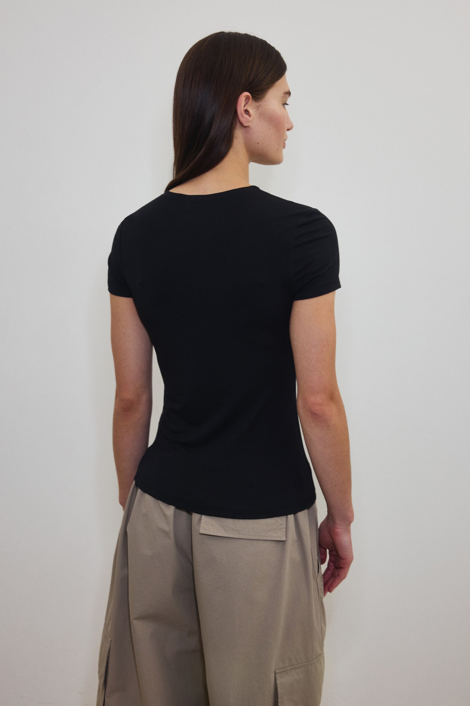 Женская футболка H&M Warming Slim-Fit, цвет: Чёрный — фото 4