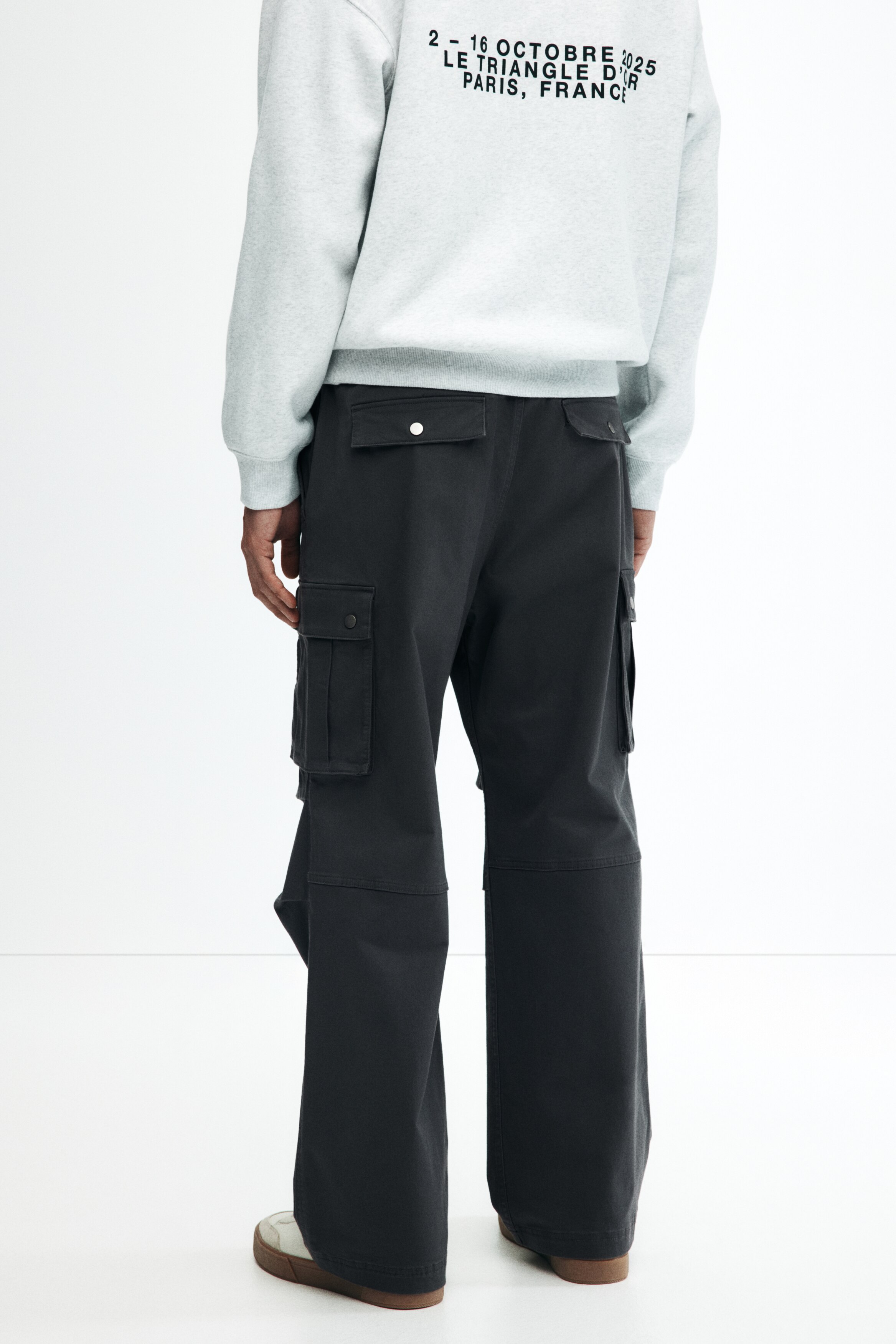 Loose Fit Cargo trousers