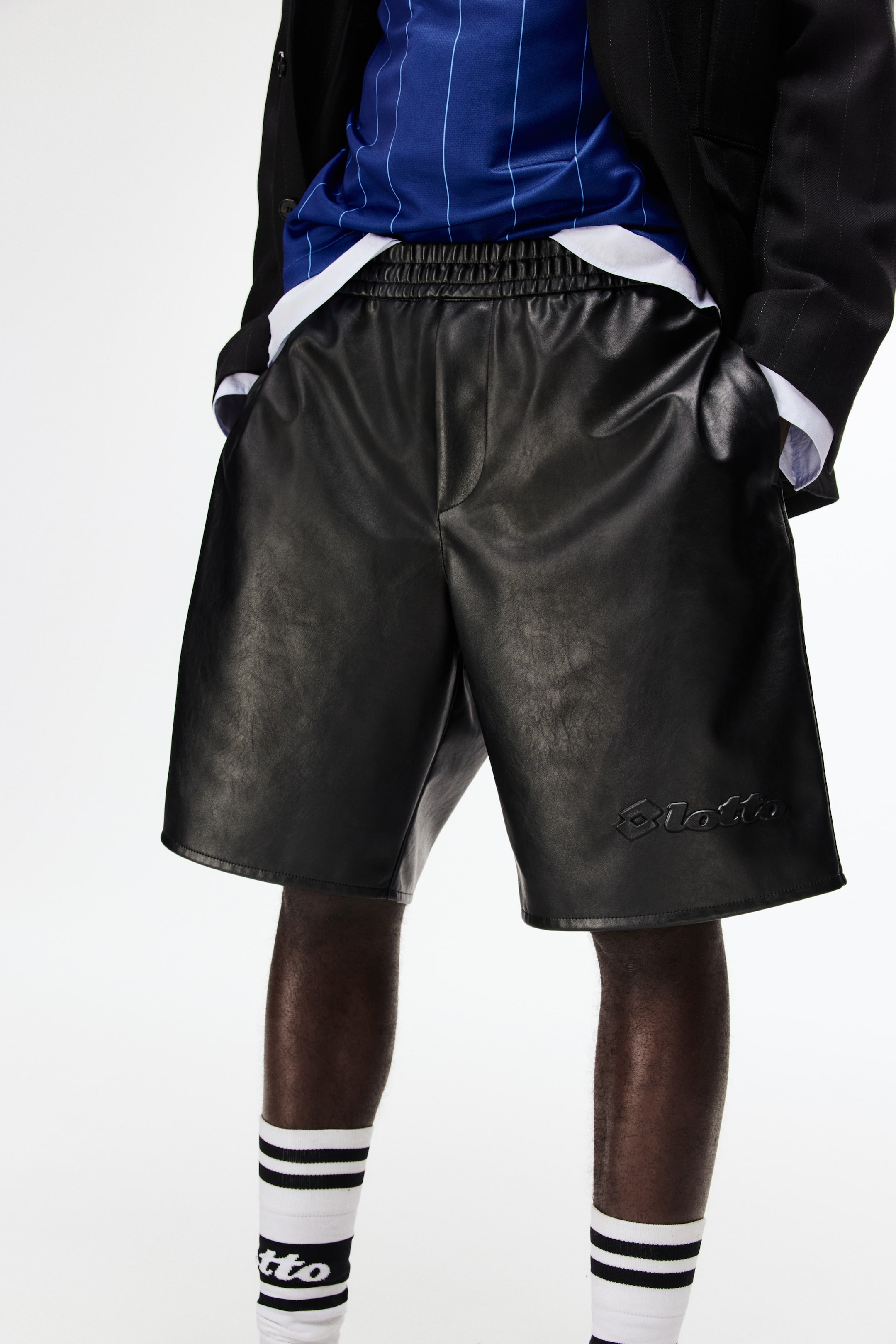 Short décontracté en tissu enduit