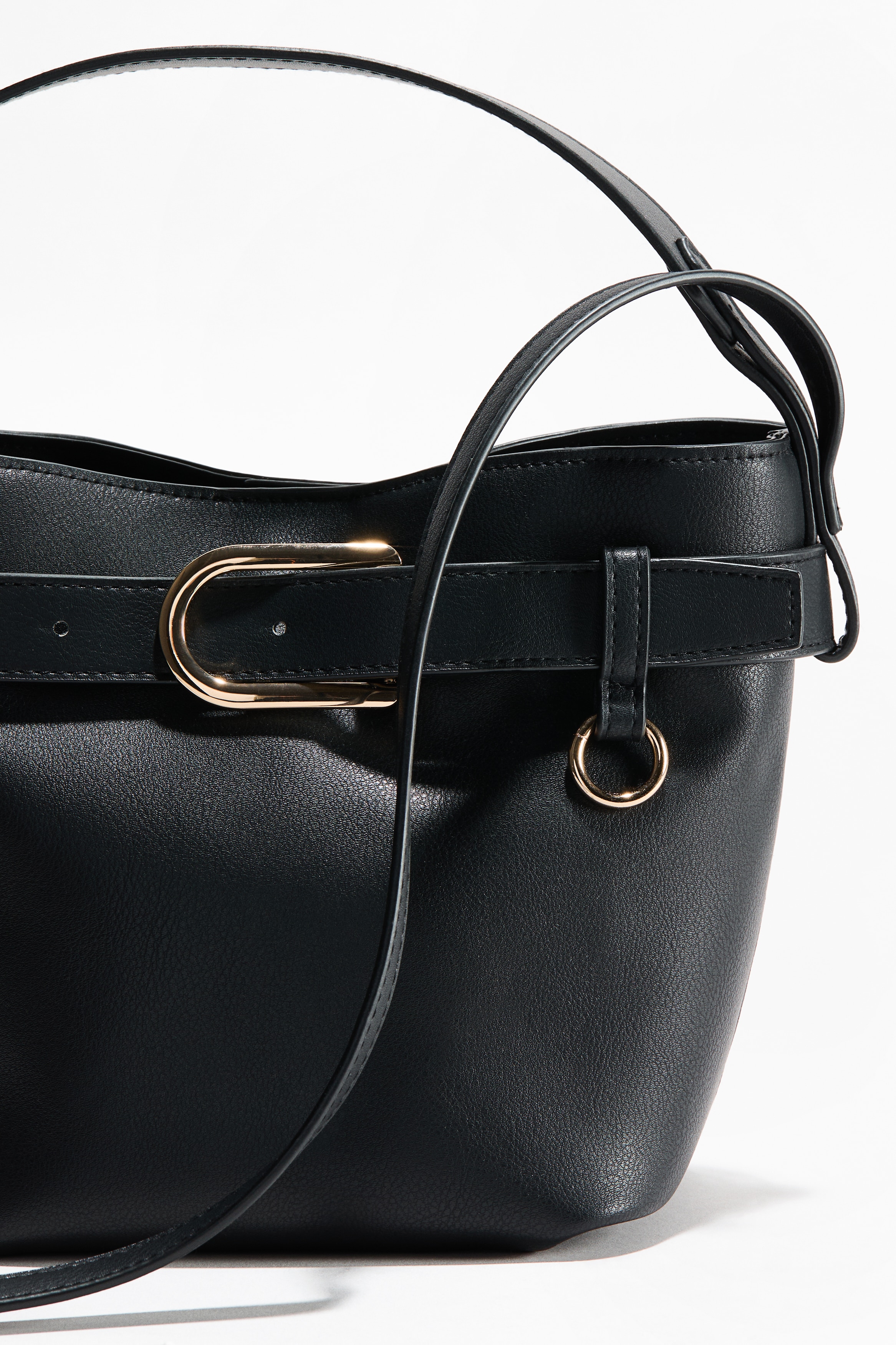Crossbody bucket bag