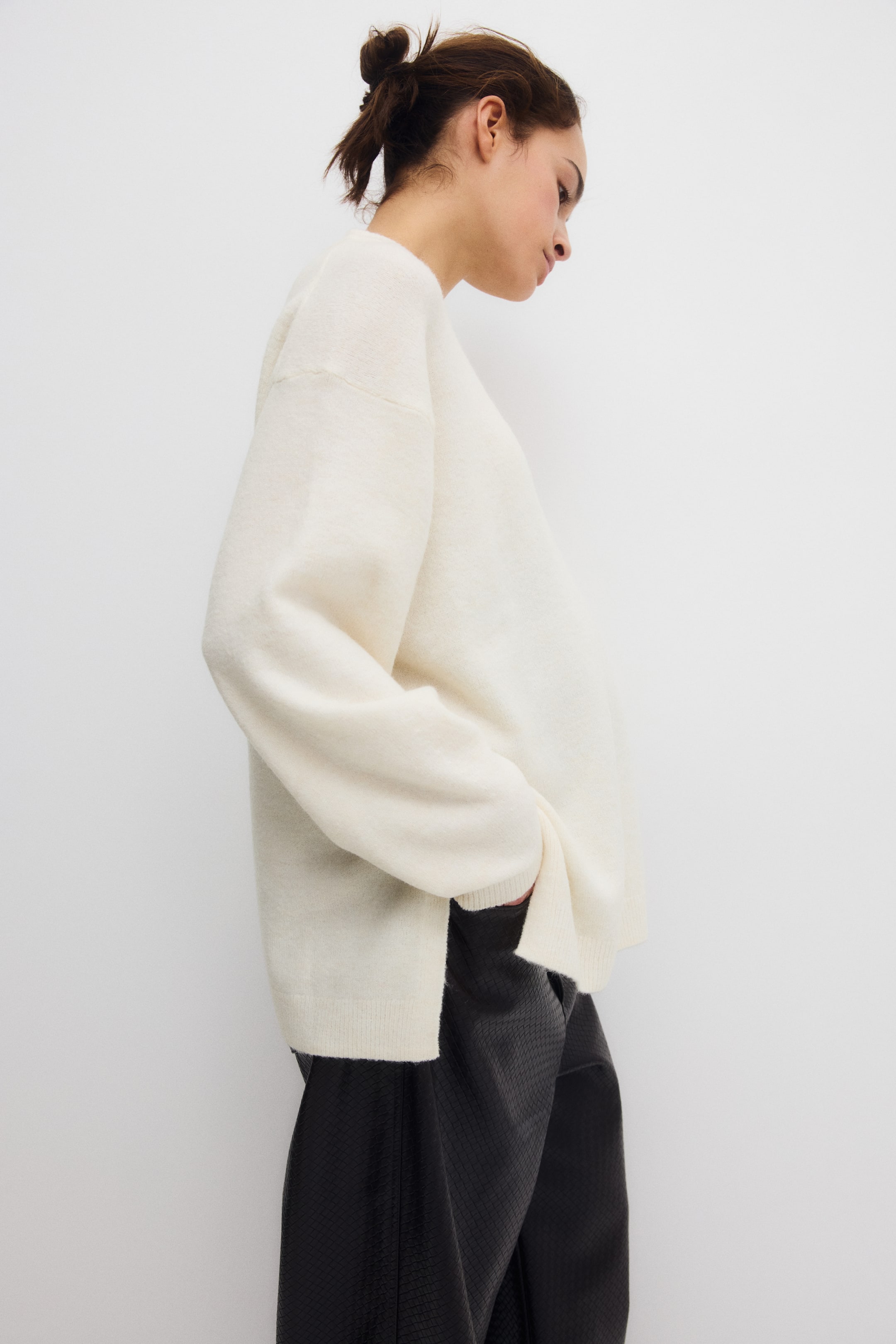 View larger image: MAMA Slit-Hem Sweater - Cream - Ladies | H&M US 3