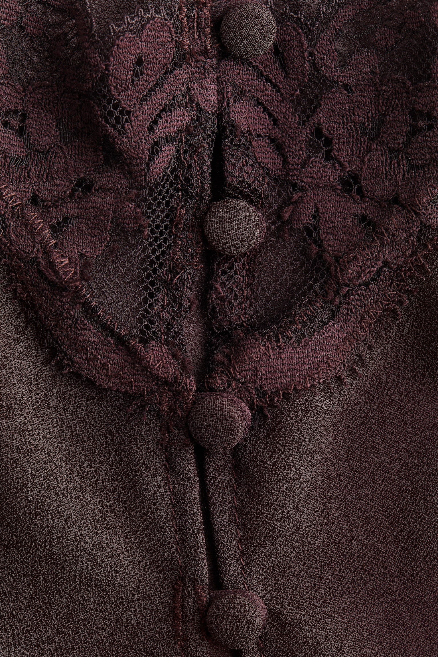 טופ עם עיטור תחרה - חום כהה/לבן - 6