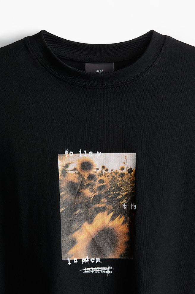 Painokuvallinen T-paita Loose Fit - Musta/Auringonkukat/Vaaleansininen/Leisure/Vaaleansininen/Clear Vision - 2