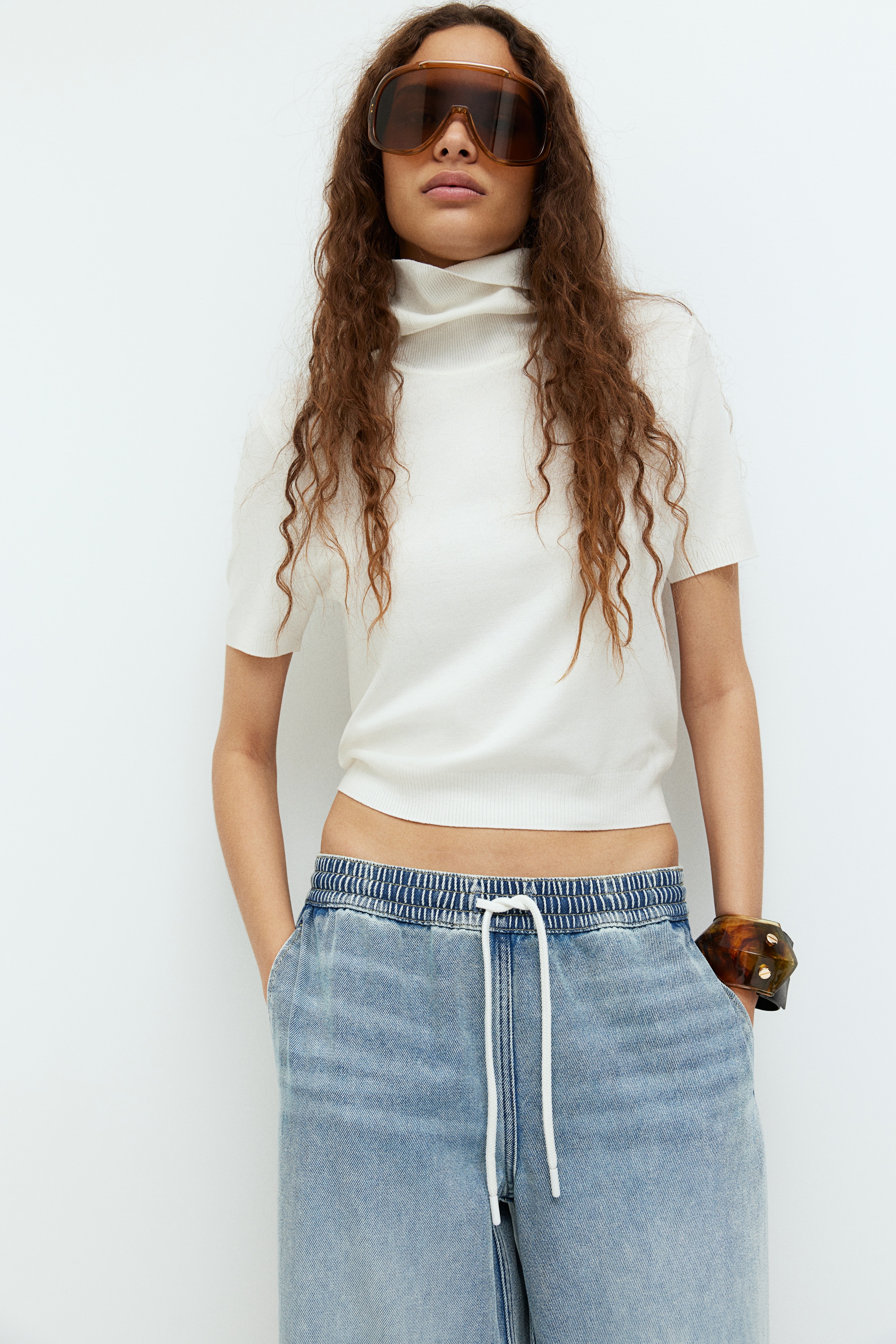 Women's Cream Fine-Knit Turtleneck Top | H&M CA