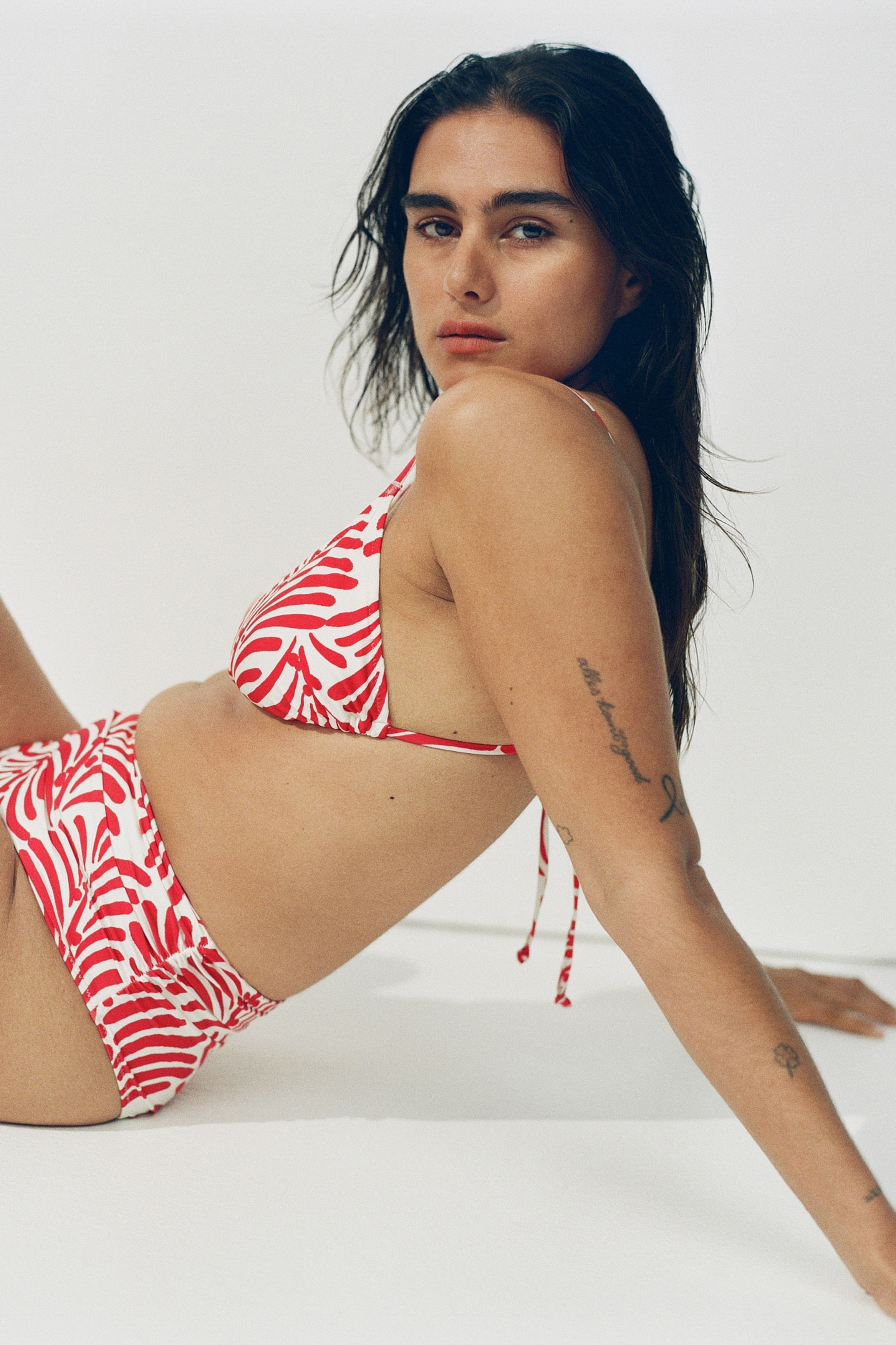 Bikinové kalhotky Cheeky s vysokým pasem - Bílá/červený vzor/Světle žlutá/Kouřově zelená/Světle žlutá/Krémová