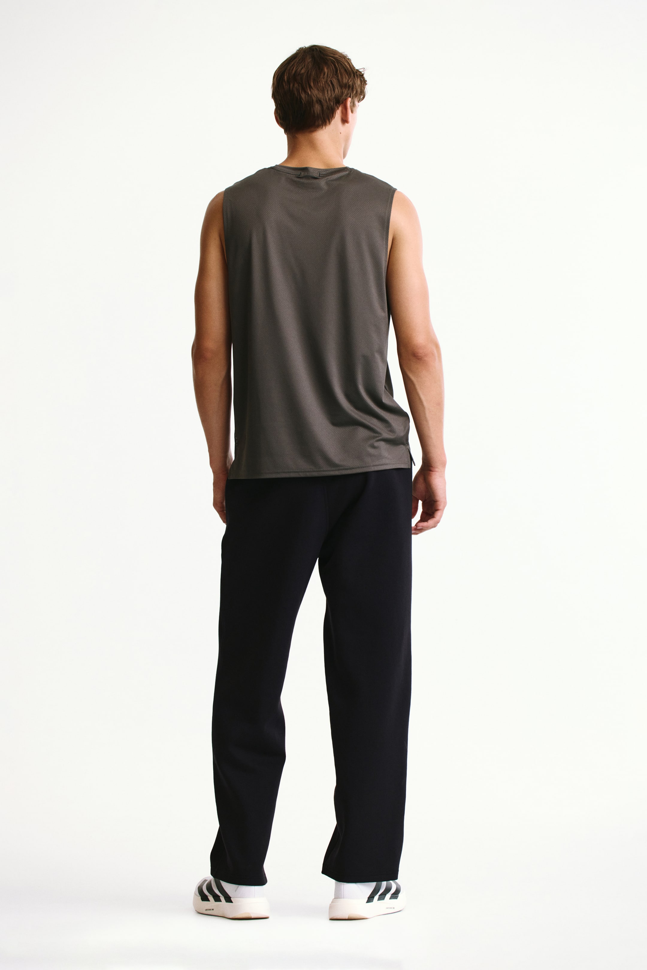 Loose-Fit Sports Joggers with DryMove™