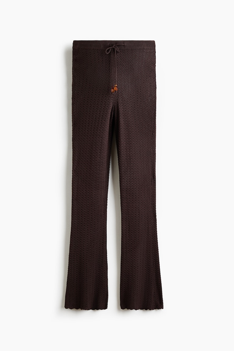 Zvonaste pantalone heklanog izgleda
