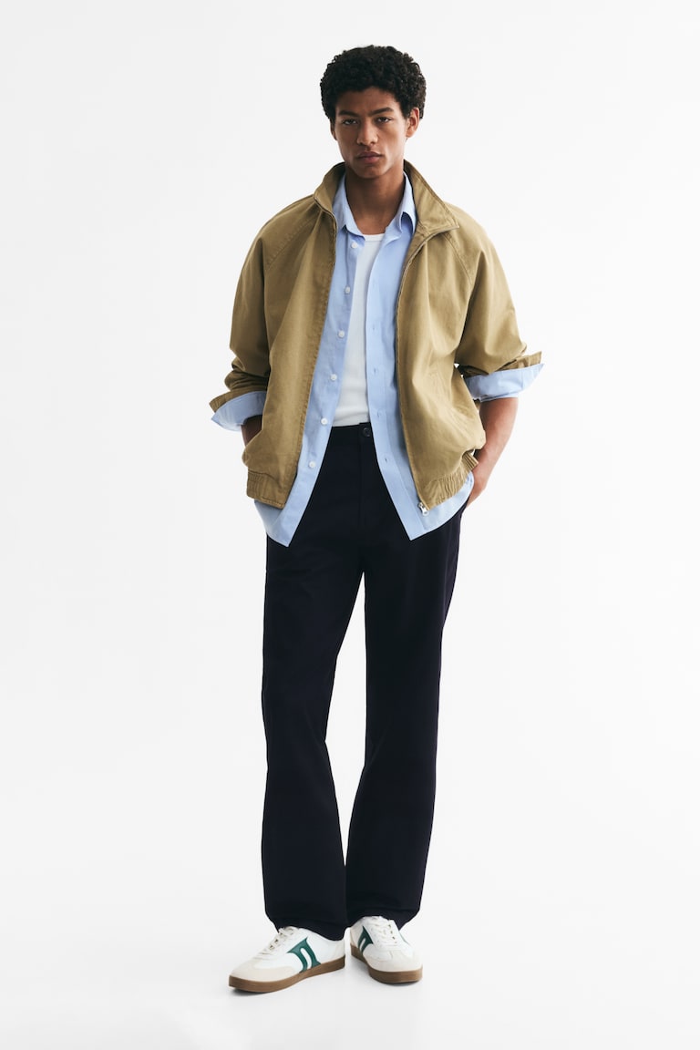 Čino pantalone od pamučnog kepera Relaxed Fit