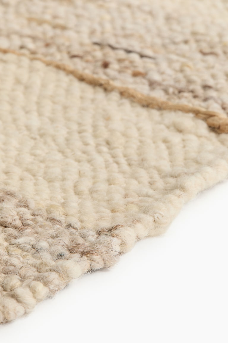 Large textured weave wool-blend rug - Beige/Striped - Home All | H&M GB