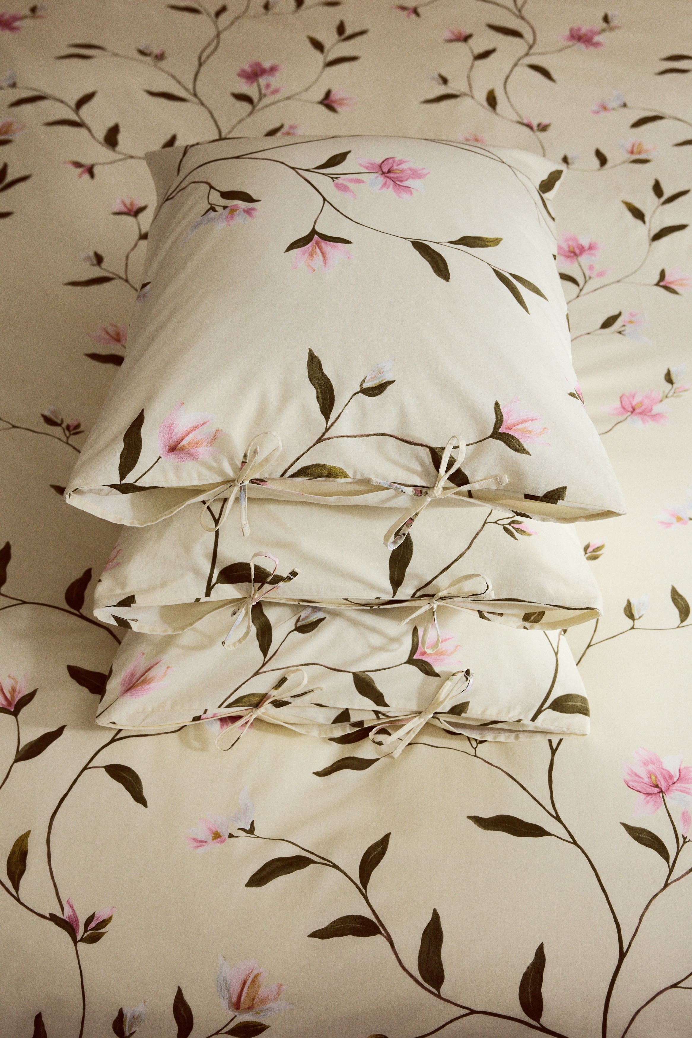 Dobbelt sengesett i bomull - Lys beige/Blomstret/Hvit/Blomstret