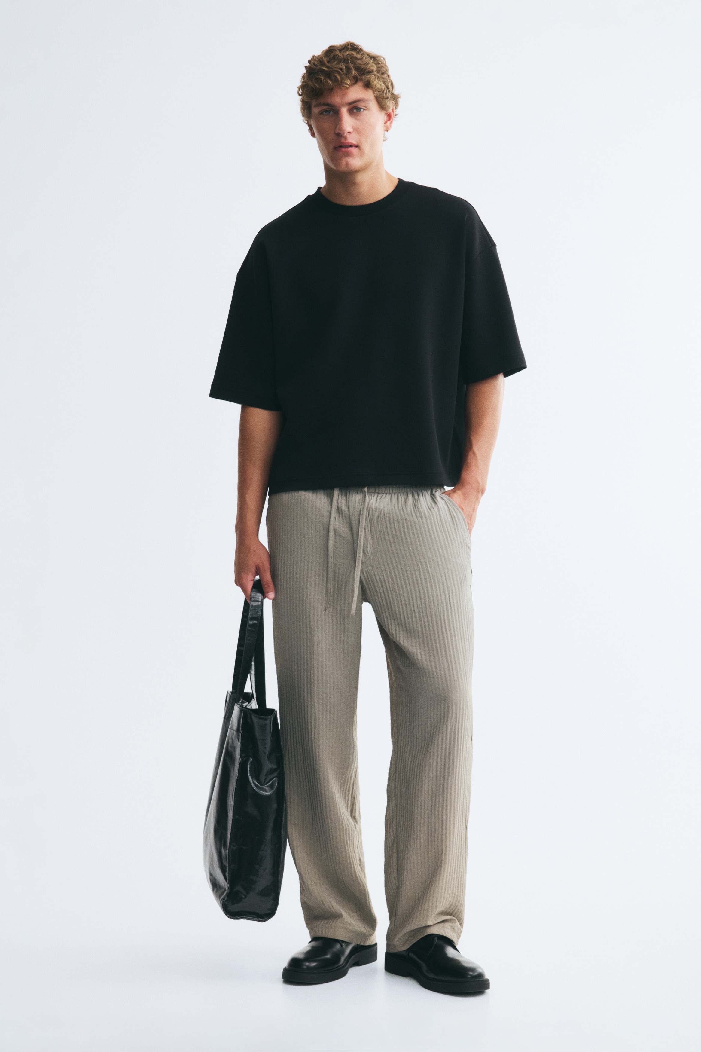 Relaxed Fit Textured trousers - Beige/Cream/Black