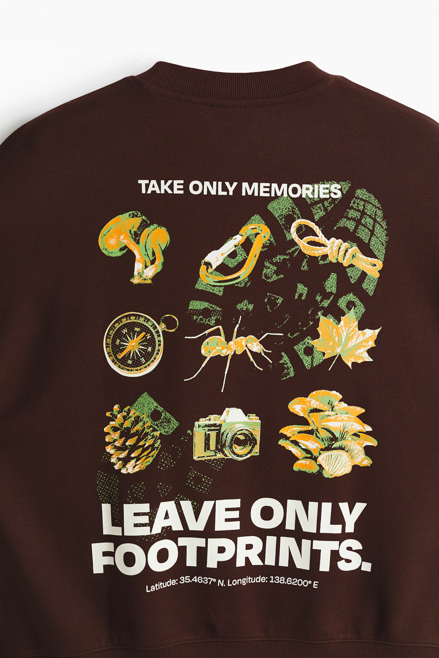 Áo nỉ in hình Oversized Fit - Màu nâu/Leave Only Footprints - 2