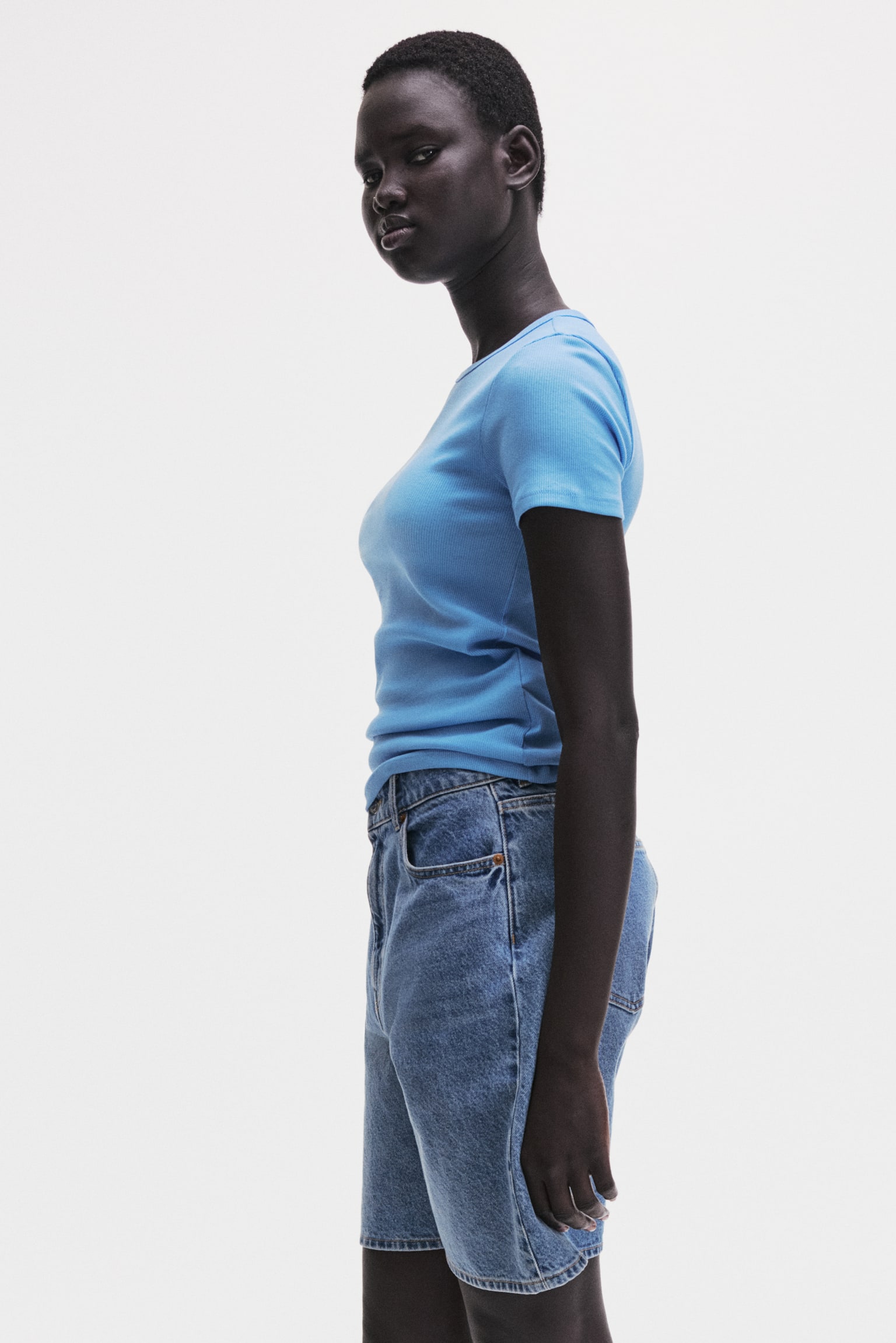 Áo thun gân nổi - Màu xanh dương/Màu be nhạt/Màu xanh tím than/Màu đen/Màu hồng khói nhạt/Màu be hồng đậm/Màu xám đốm/Màu trắng - 4