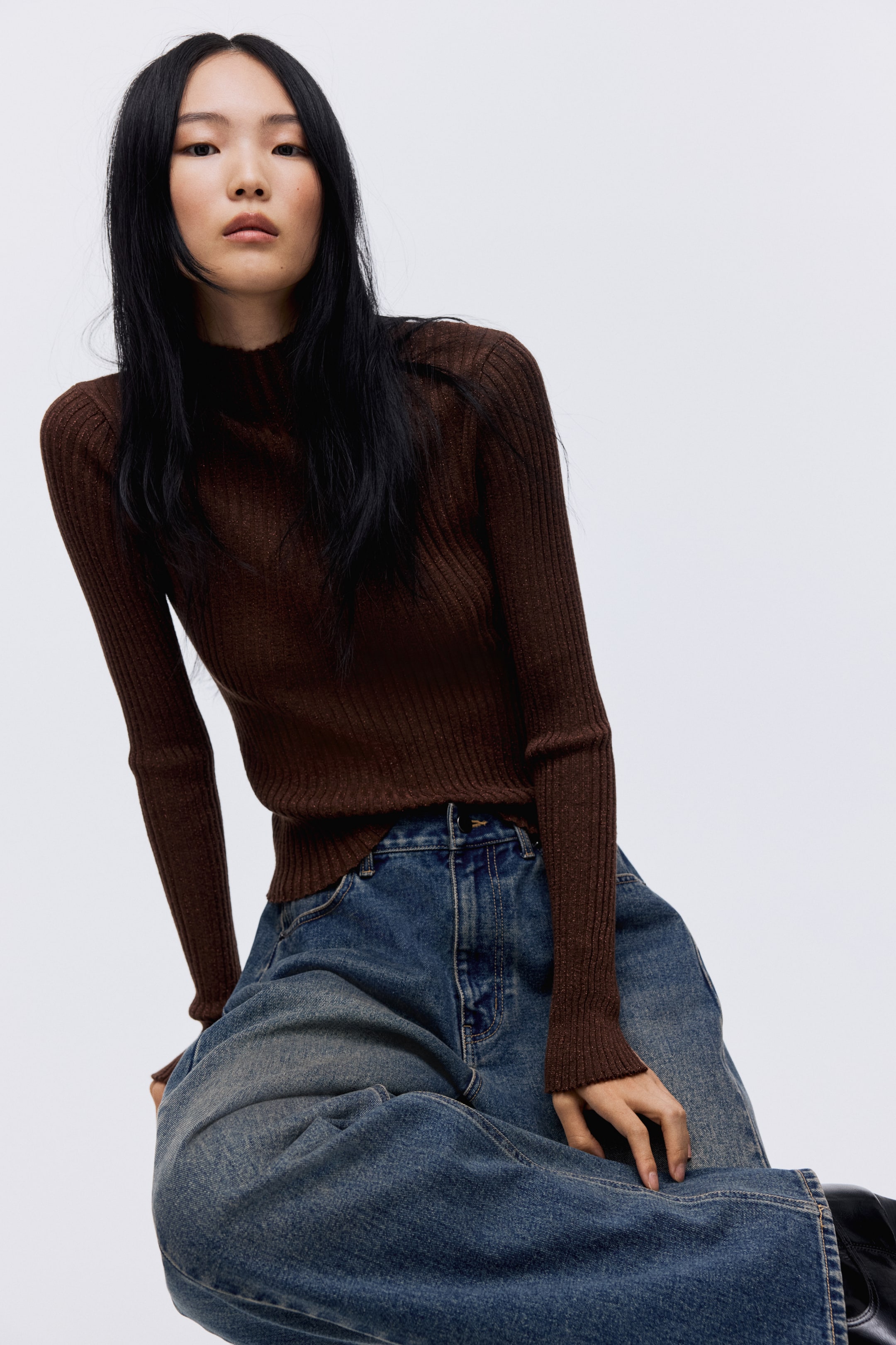 Ampliar la imagen: Top brilloso de cuello alto - Café oscuro - Ladies | H&M MX 3