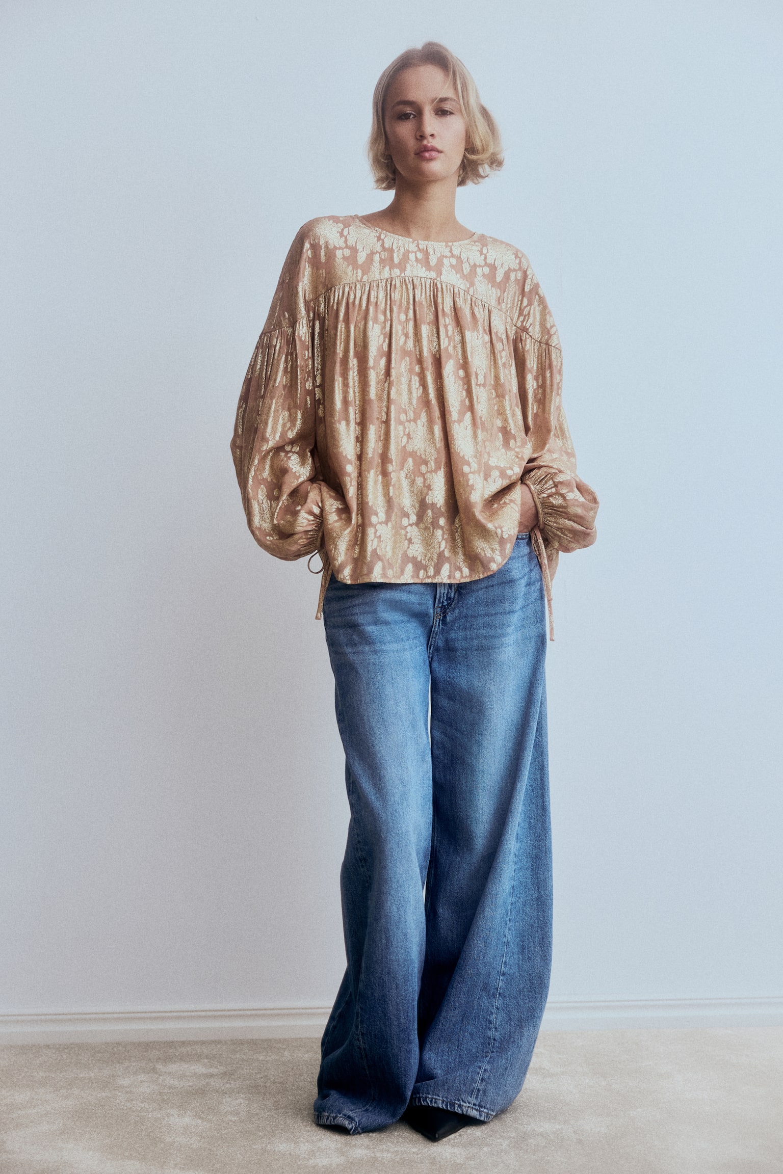 Женская блузка H&M Oversized Jacquard Blouse, цвет: Бежевый — фото 4