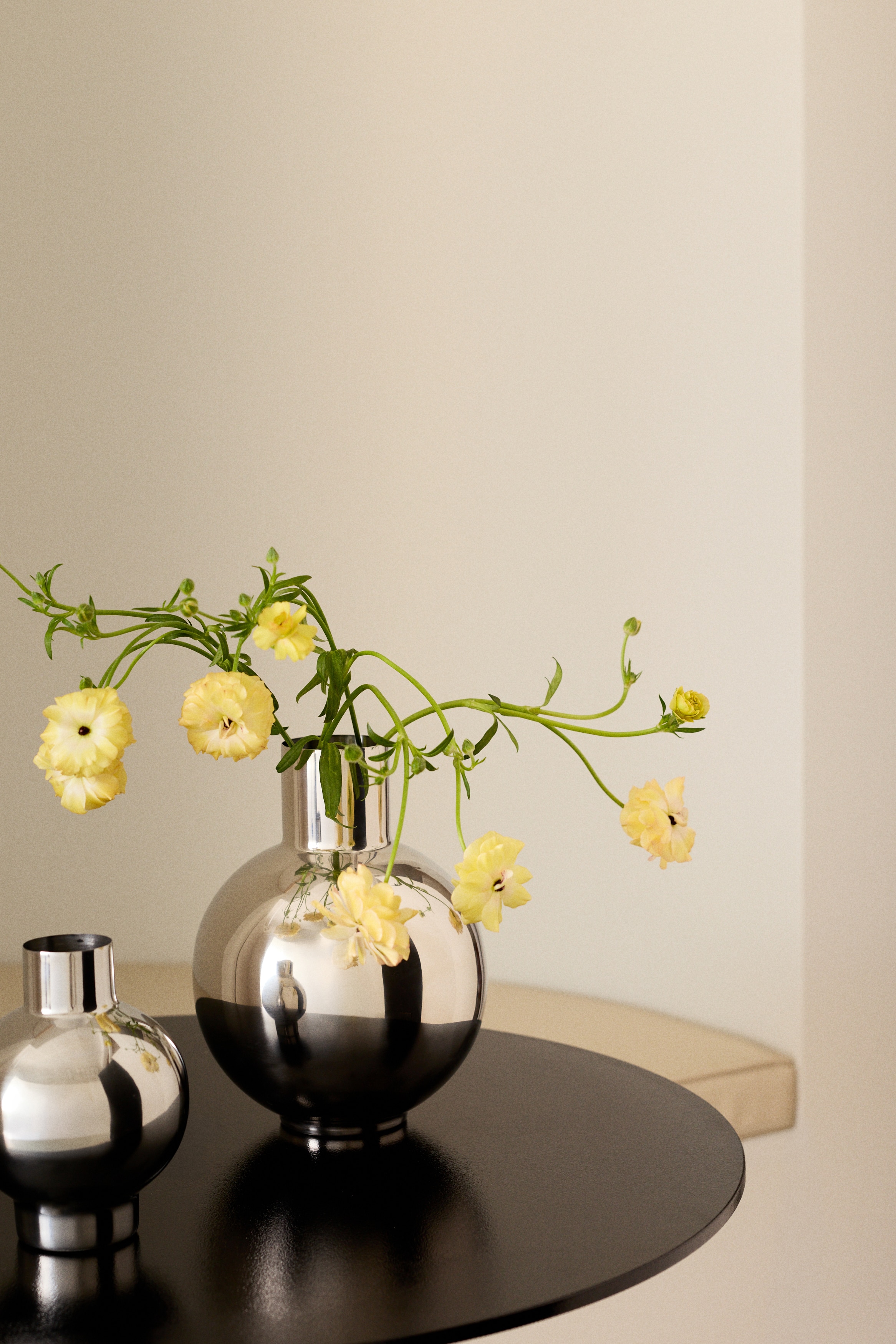 Large stainless steel vase-Silver-coloured