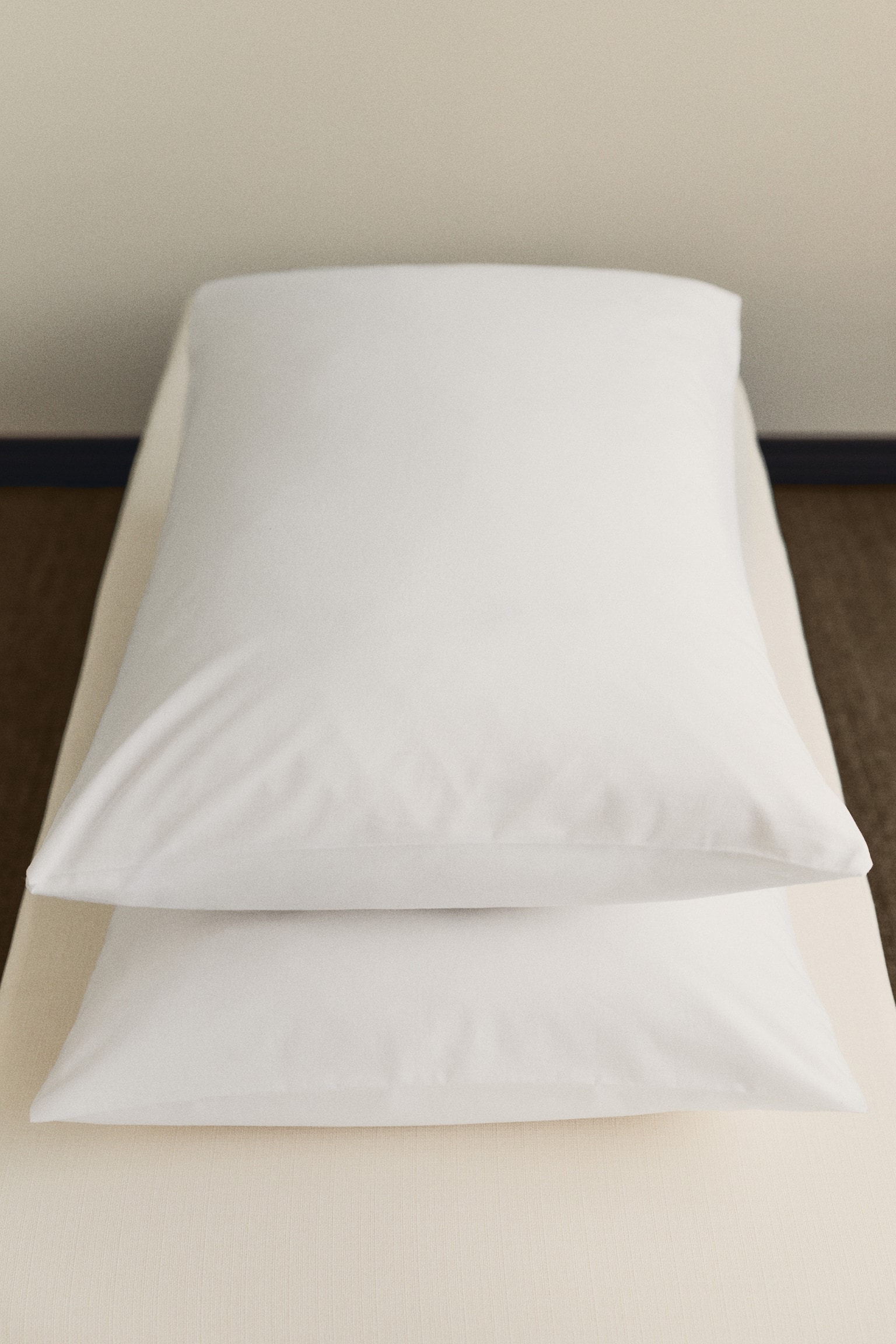 2-pack cotton pillowcases - White/Light beige - 1