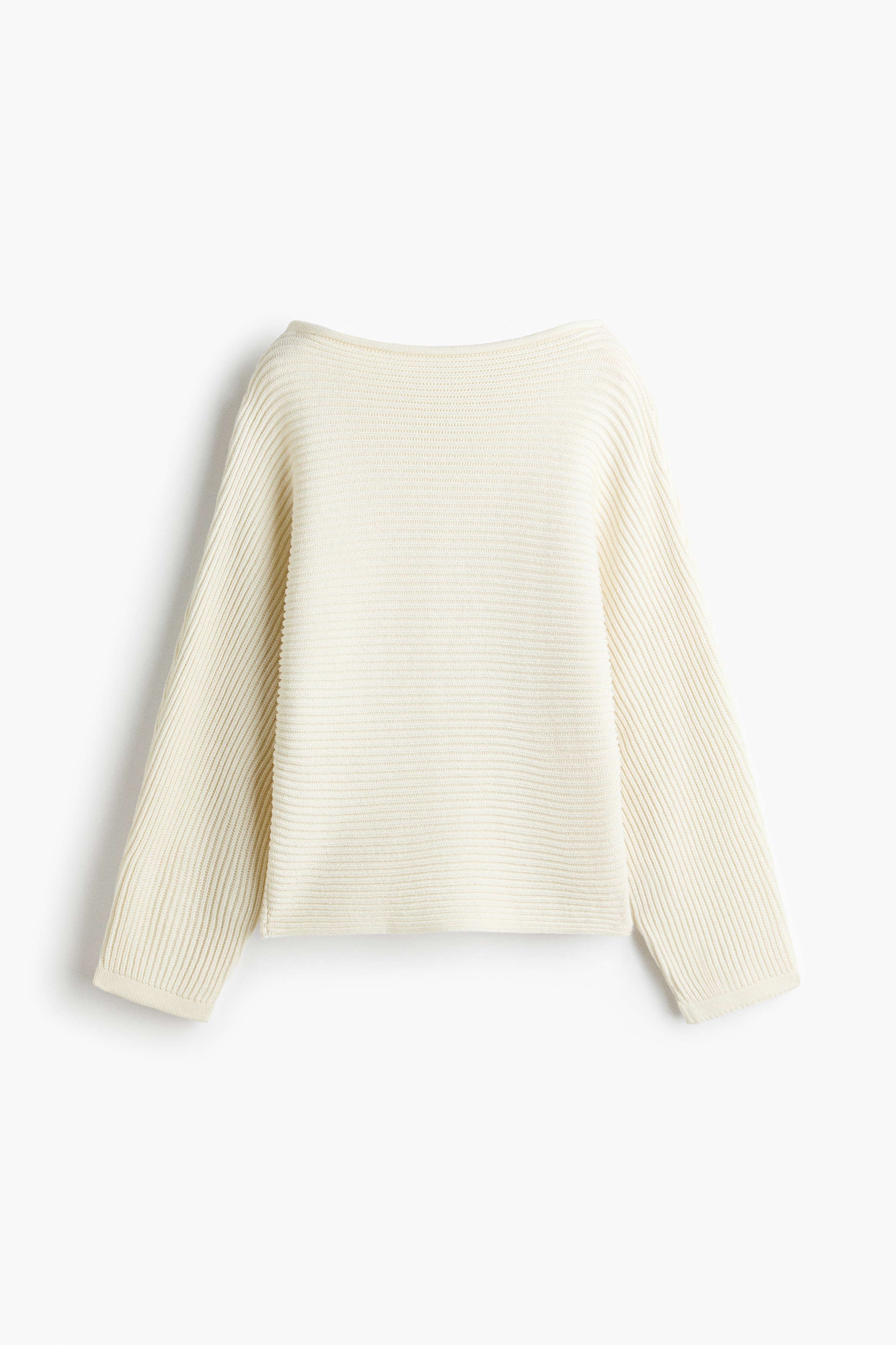 Pullover in maglia a coste con scollo a barcaModello