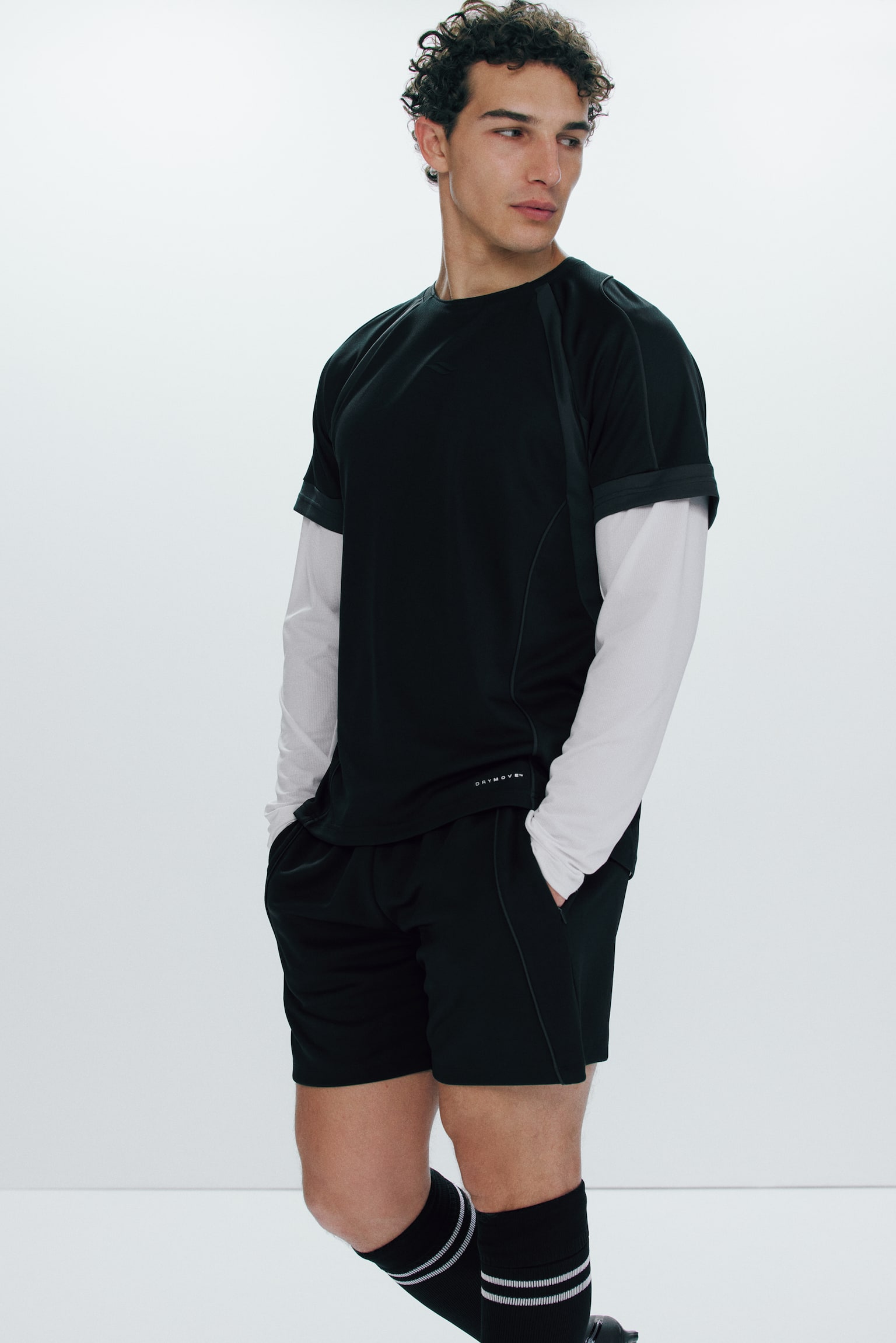 Мужские шорты H&M Move Soccer with DryMove™, цвет: Чёрный — фото 6