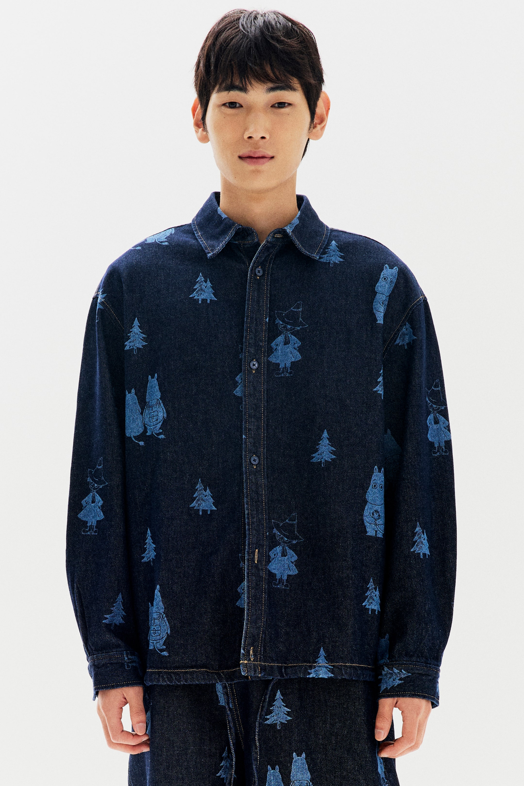 View larger image: Printed denim overshirt - Dark denim blue/Moomin - Men | H&M 1
