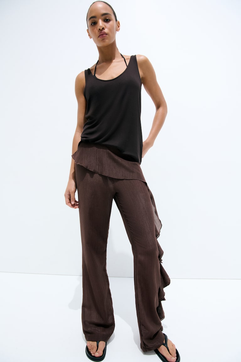 Nabrane pantalone s karnerom