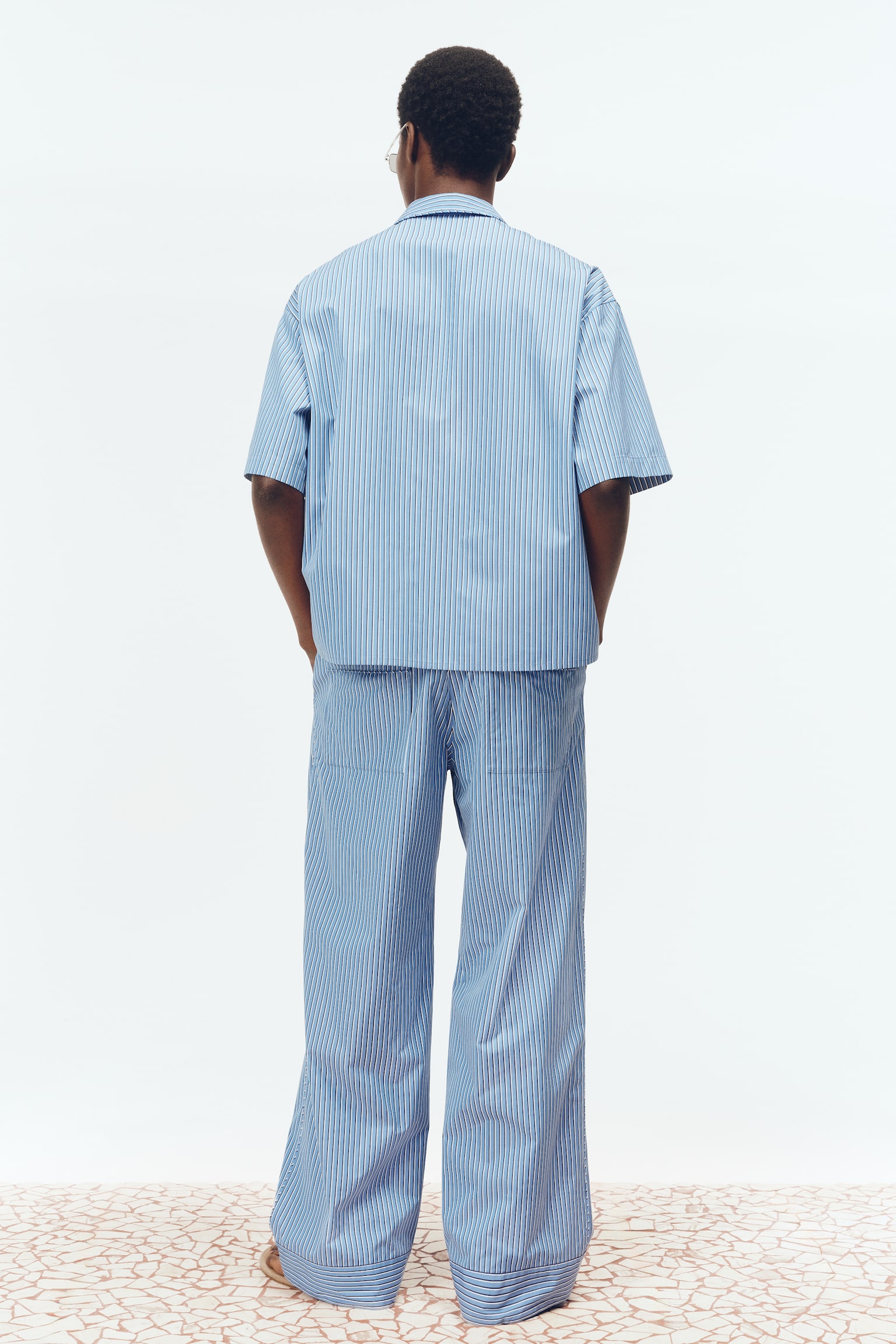 Мужская рубашка H&M Relaxed-Fit Pima Cotton Resort, цвет: Синий / Полосатый — фото 6