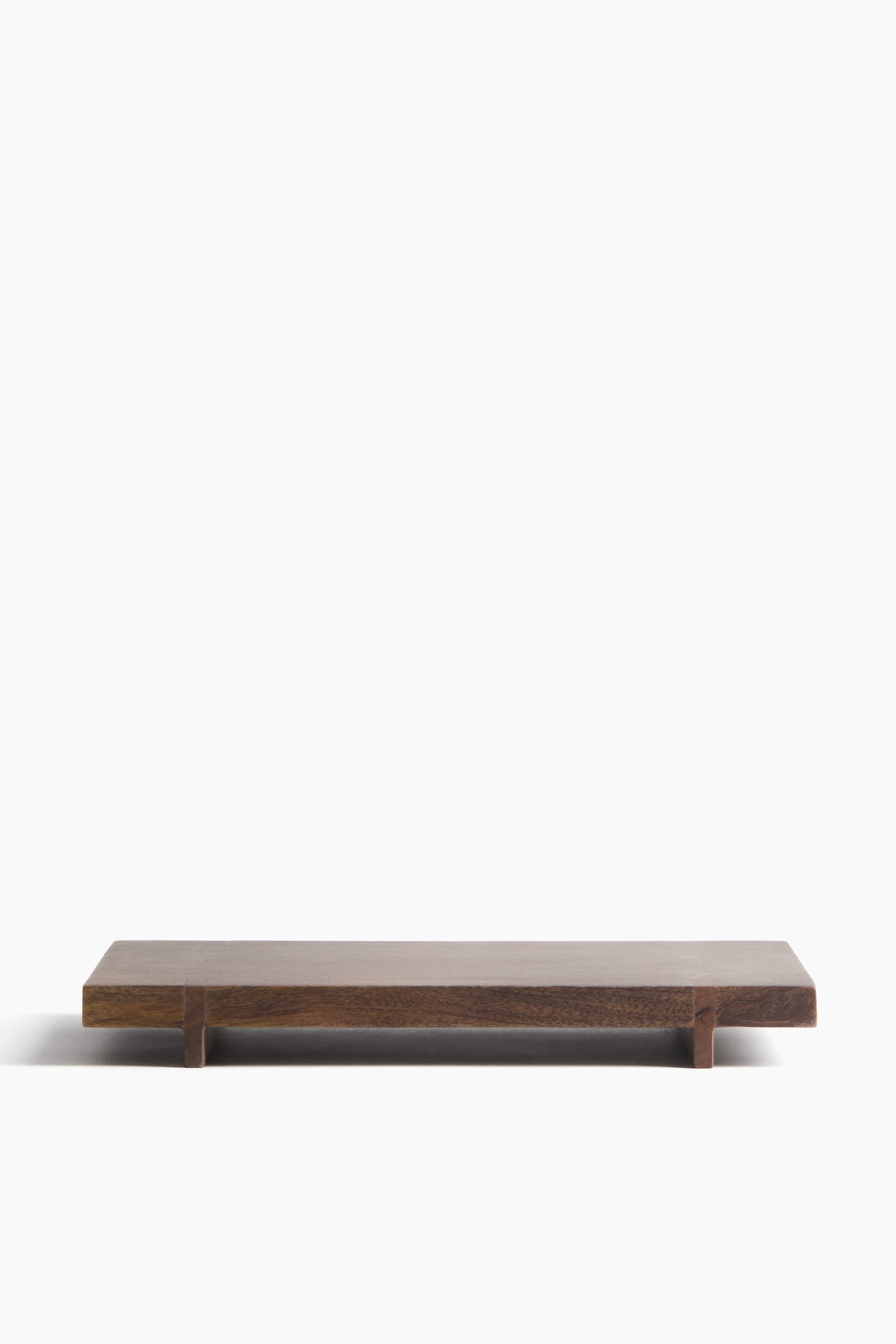 Wooden serving boardModel