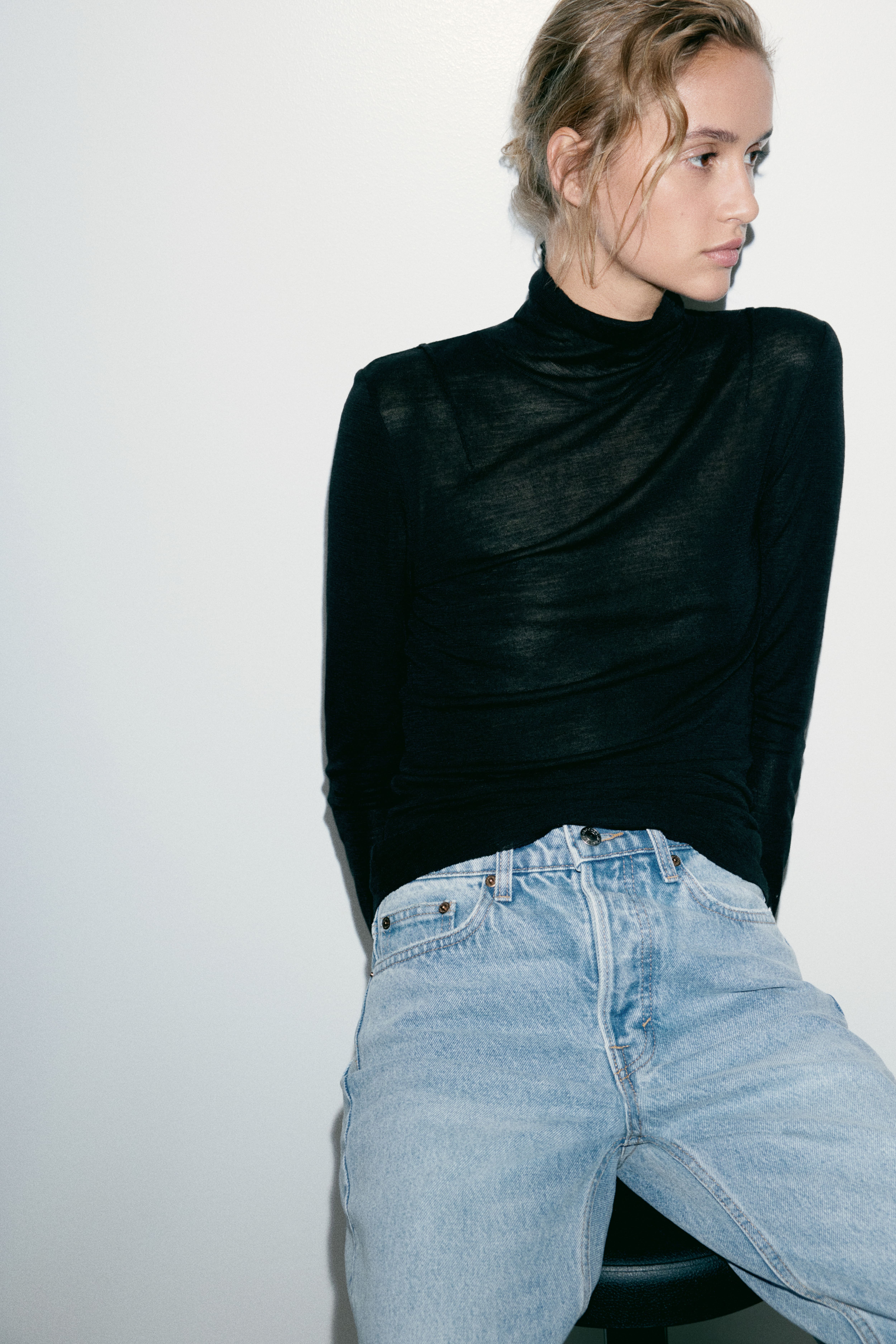 Slim Straight High-Waist Ankle Jeans