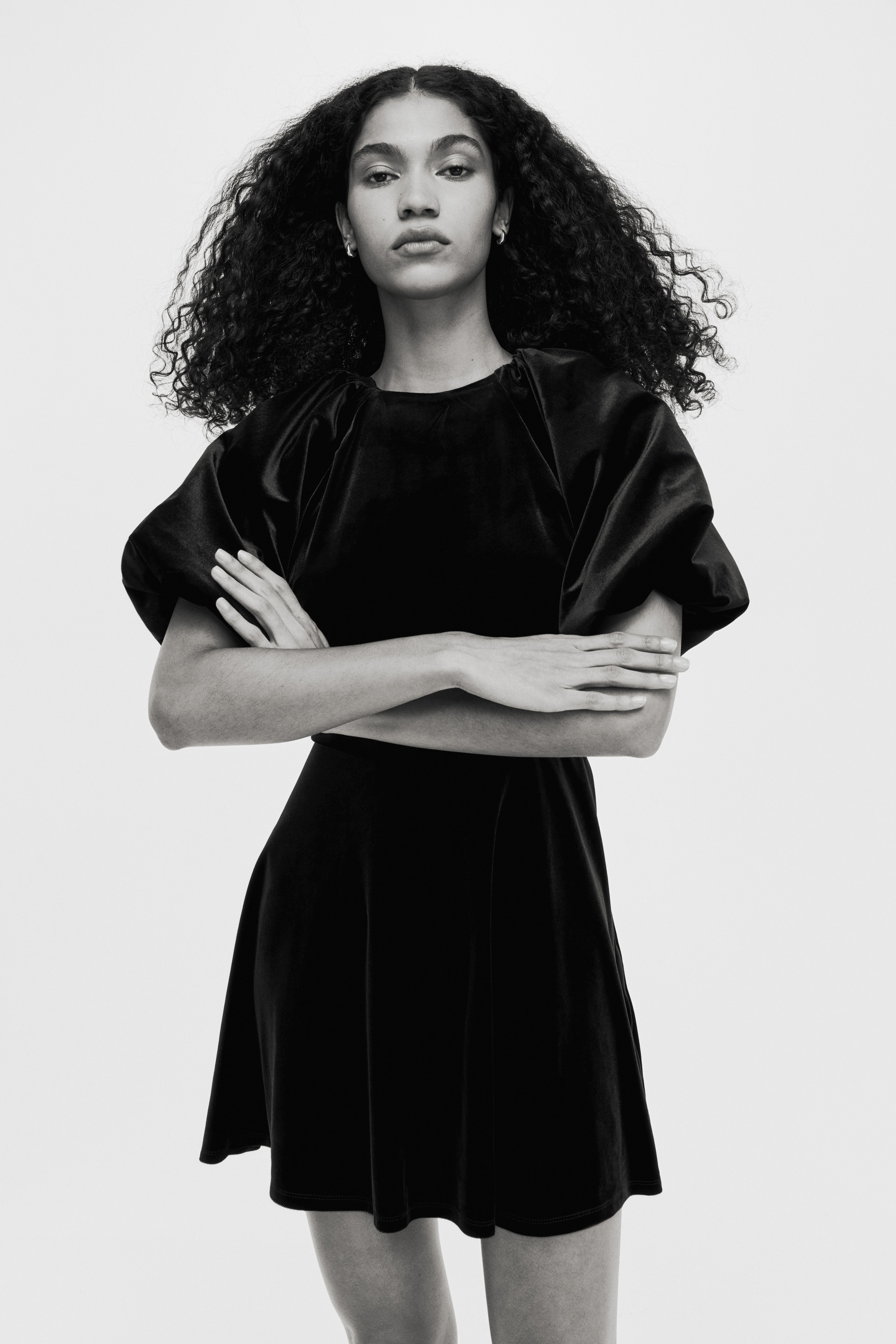 Ladies - Black Balloon-sleeved dress - Size: M - H&M Ladies - Black Balloon-sleeved dress - Size: M - H&M