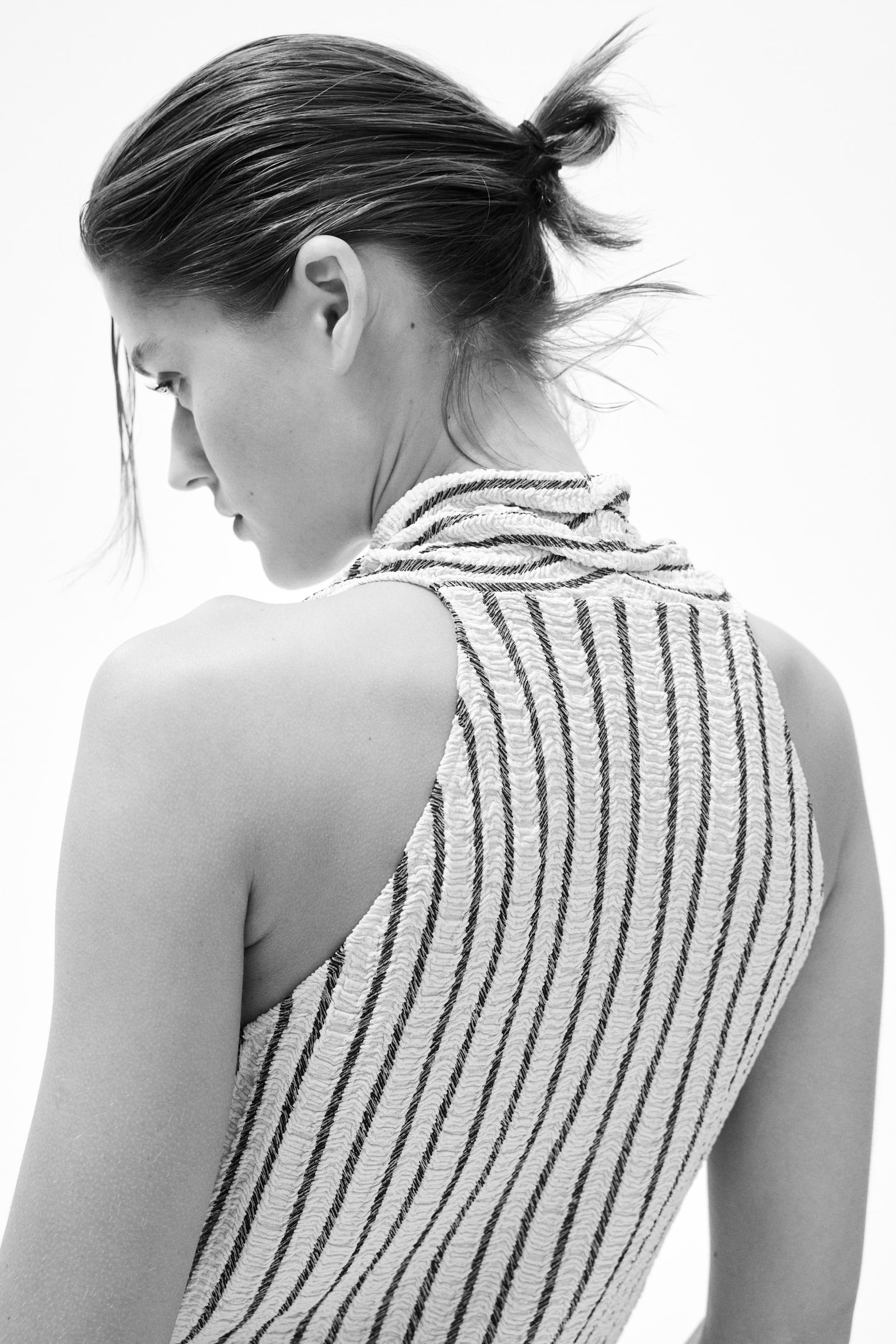 Crinkled V-neck top - 5