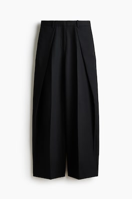 Dressad byxa med omlottdetalj