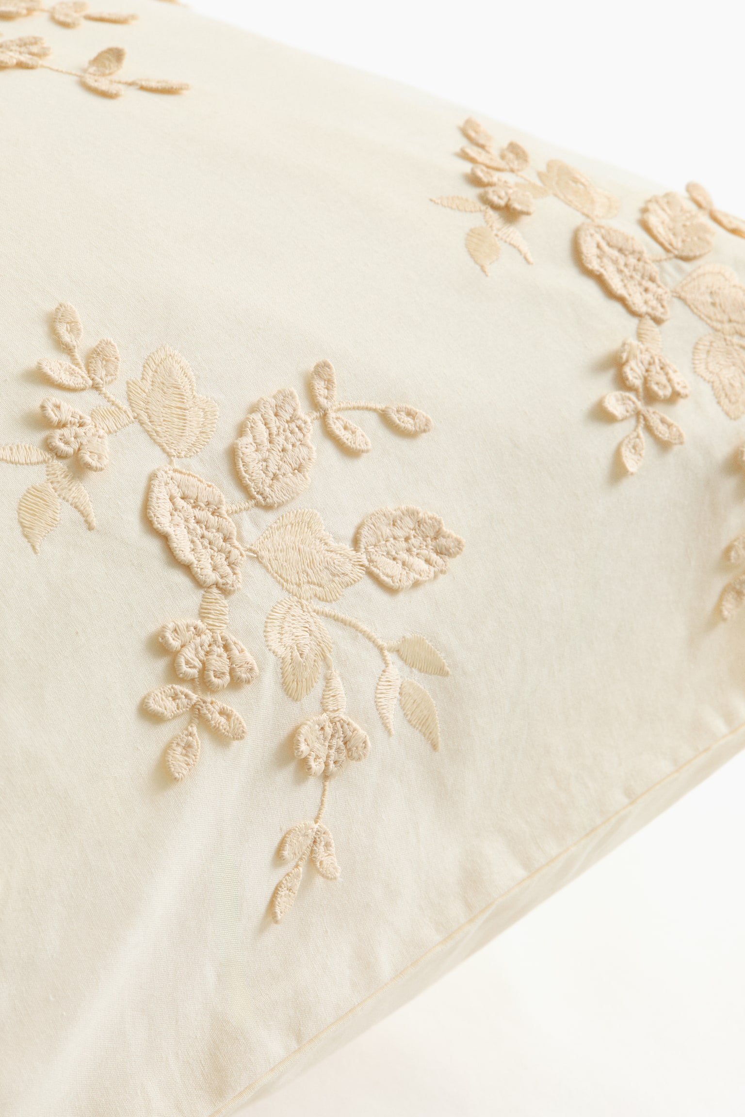 Embroidery-detail cotton pillowcase - Light yellow/Floral/White/Floral/Light beige/Floral - 2