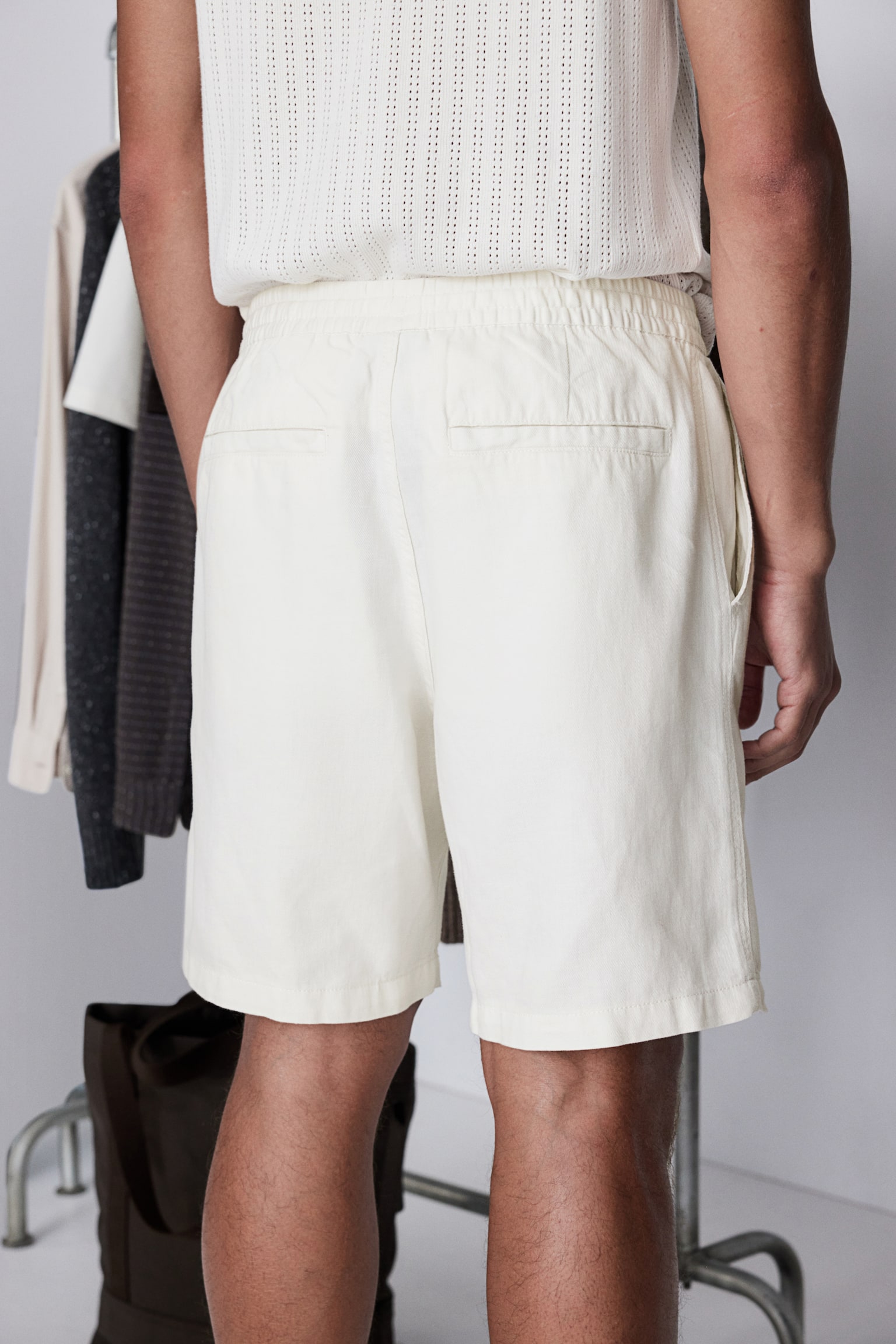 Relaxed Fit Linen-blend shorts - Cream/Navy blue/Dark grey - 6