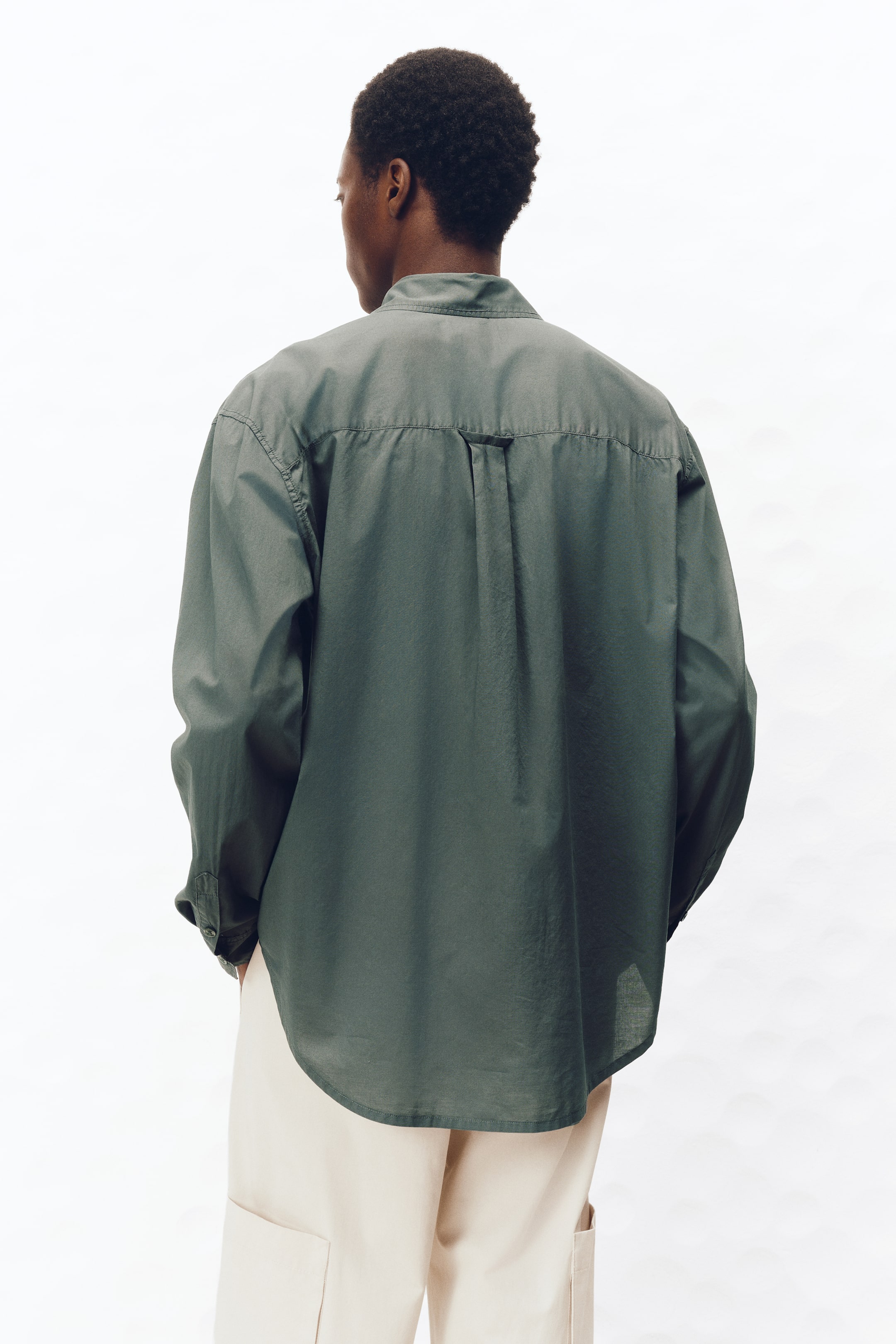 Мужские рубашки H&M Loose-Fit Cotton Poplin Shirt — фото 4
