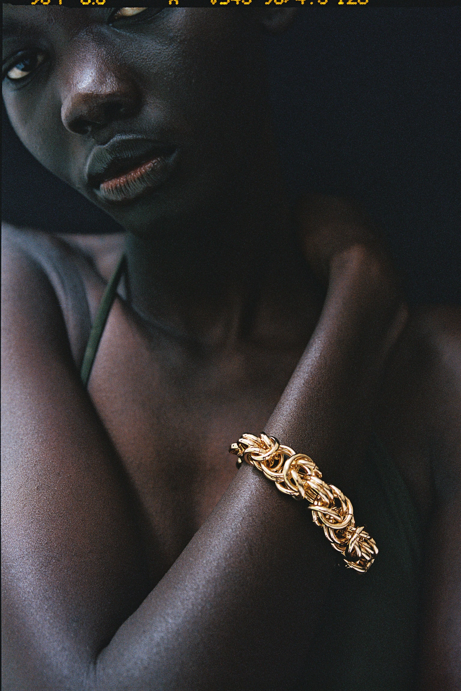 Chunky chain bracelet - Gold-coloured - 1