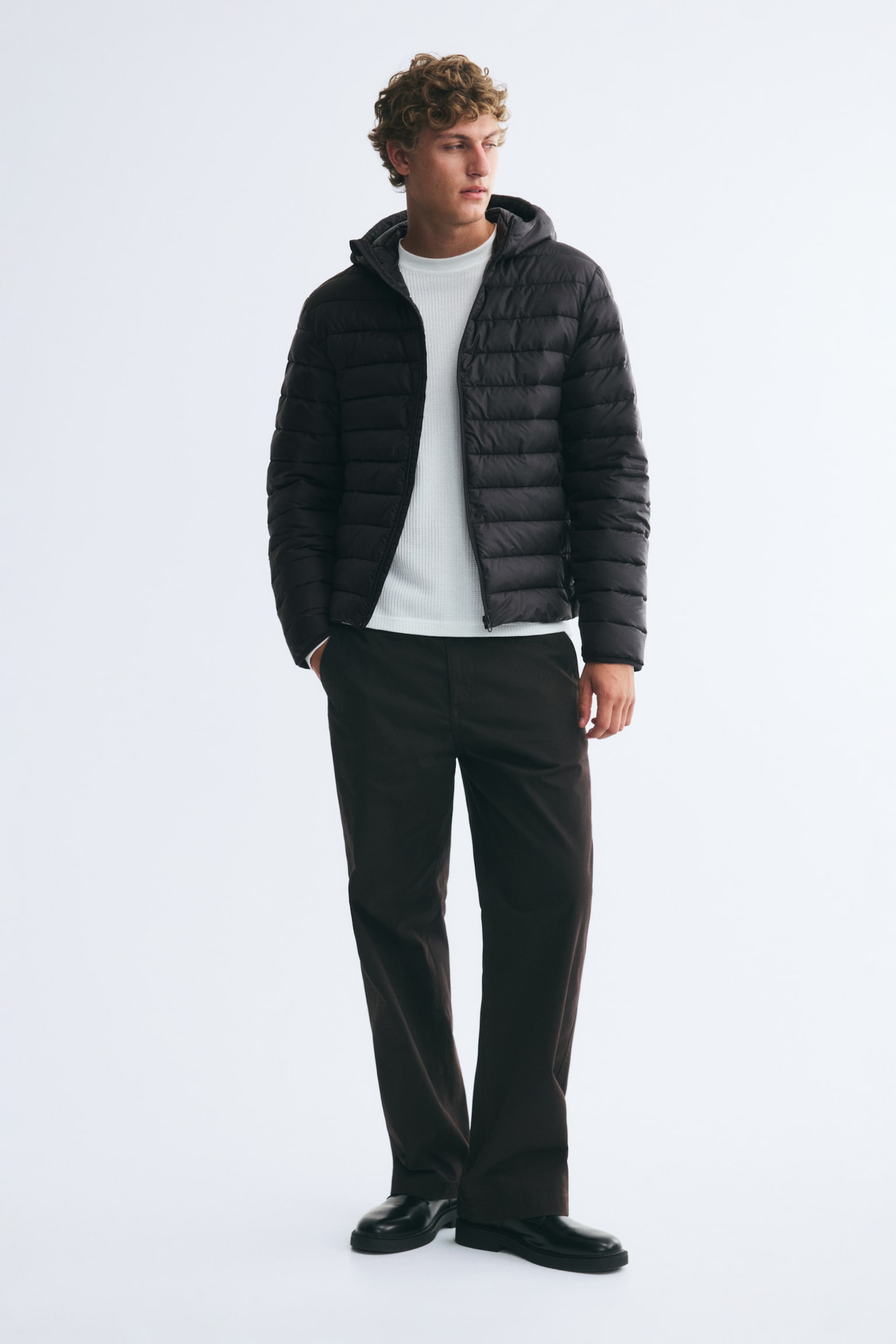 Мужская куртка H&M Slim-Fit Lightweight Puffer, цвет: Чёрный — фото 3